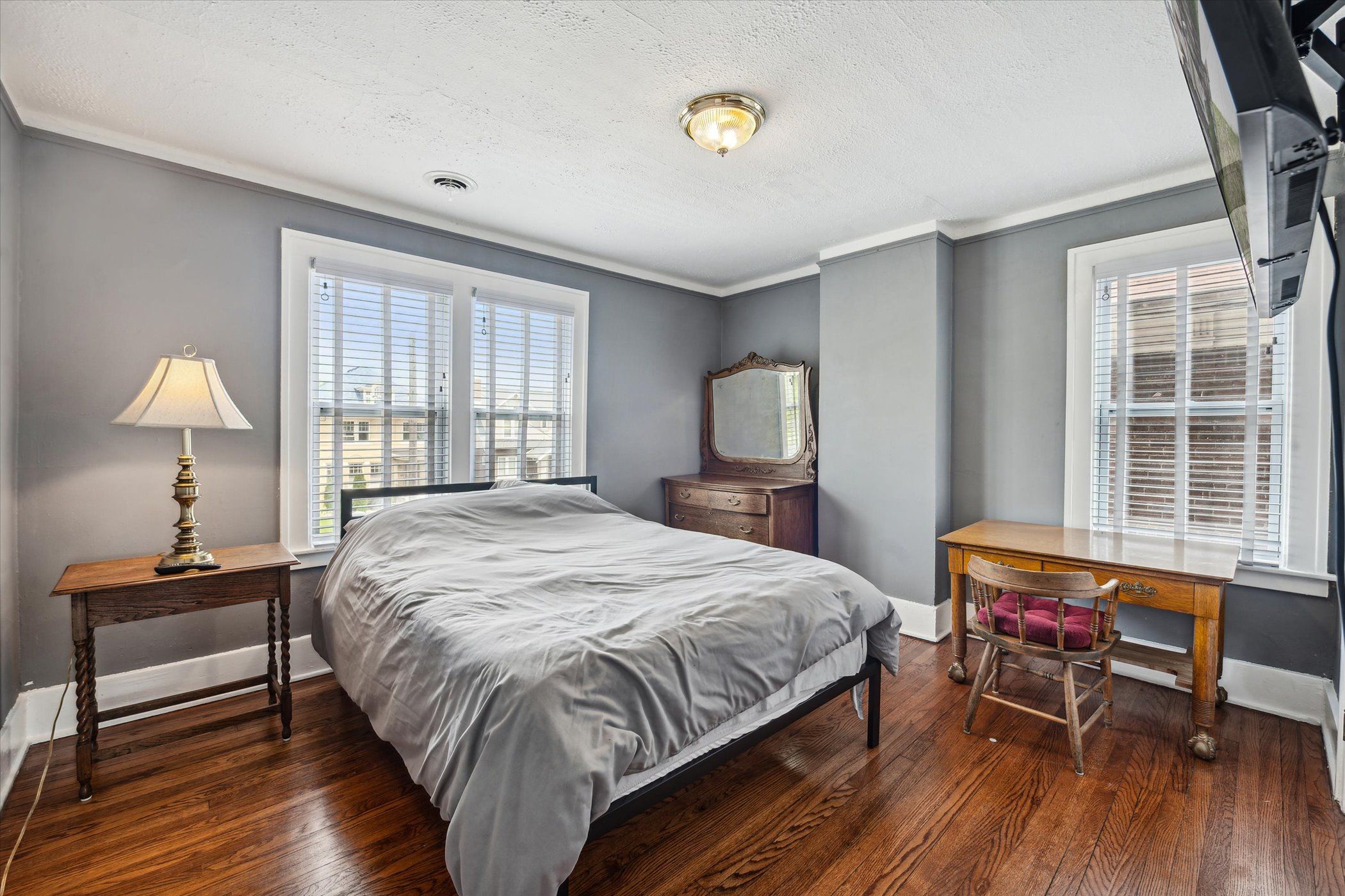 2319 ATKINSON Street N