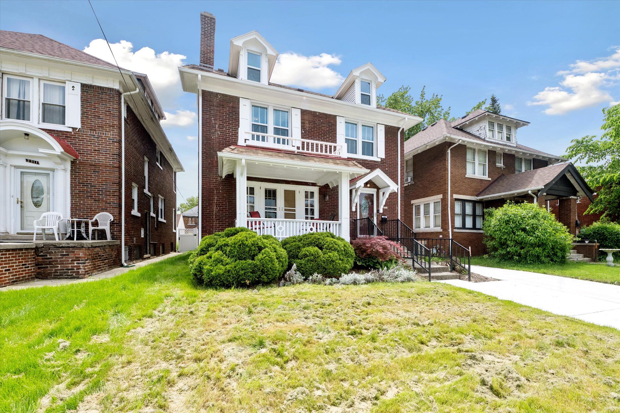 2319 ATKINSON Street N