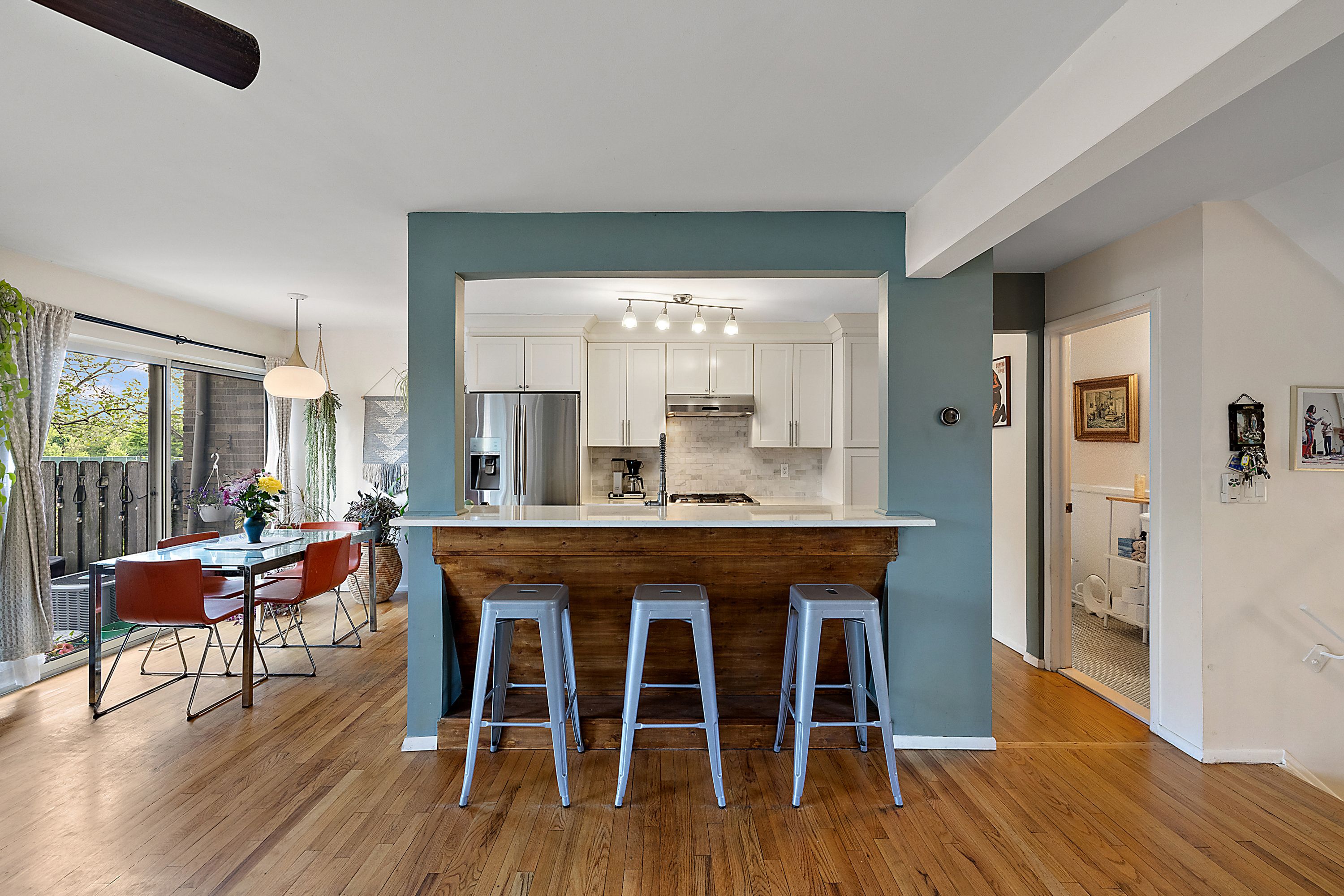 1114 Saint Aubin Pl Place