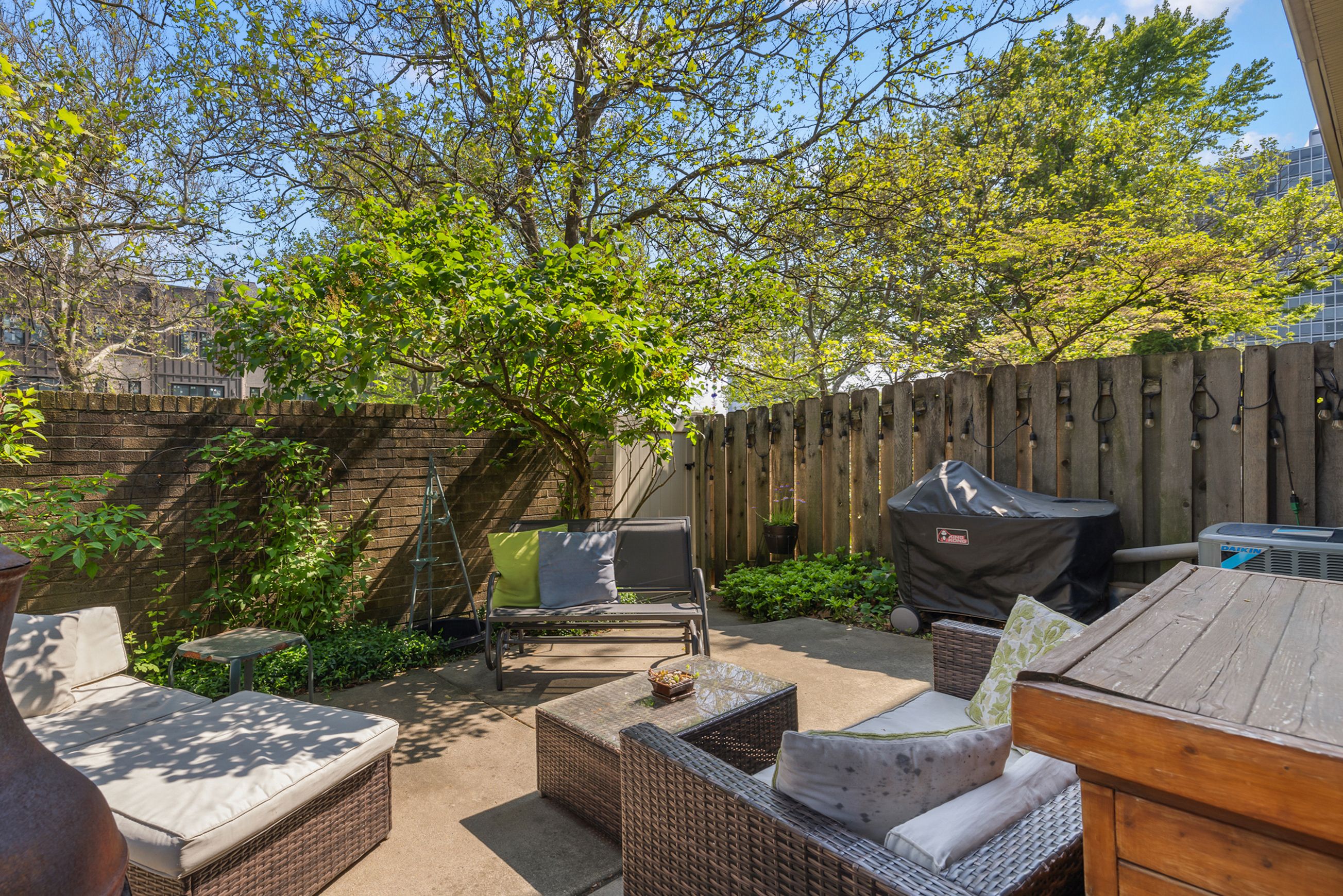 1114 Saint Aubin Pl Place