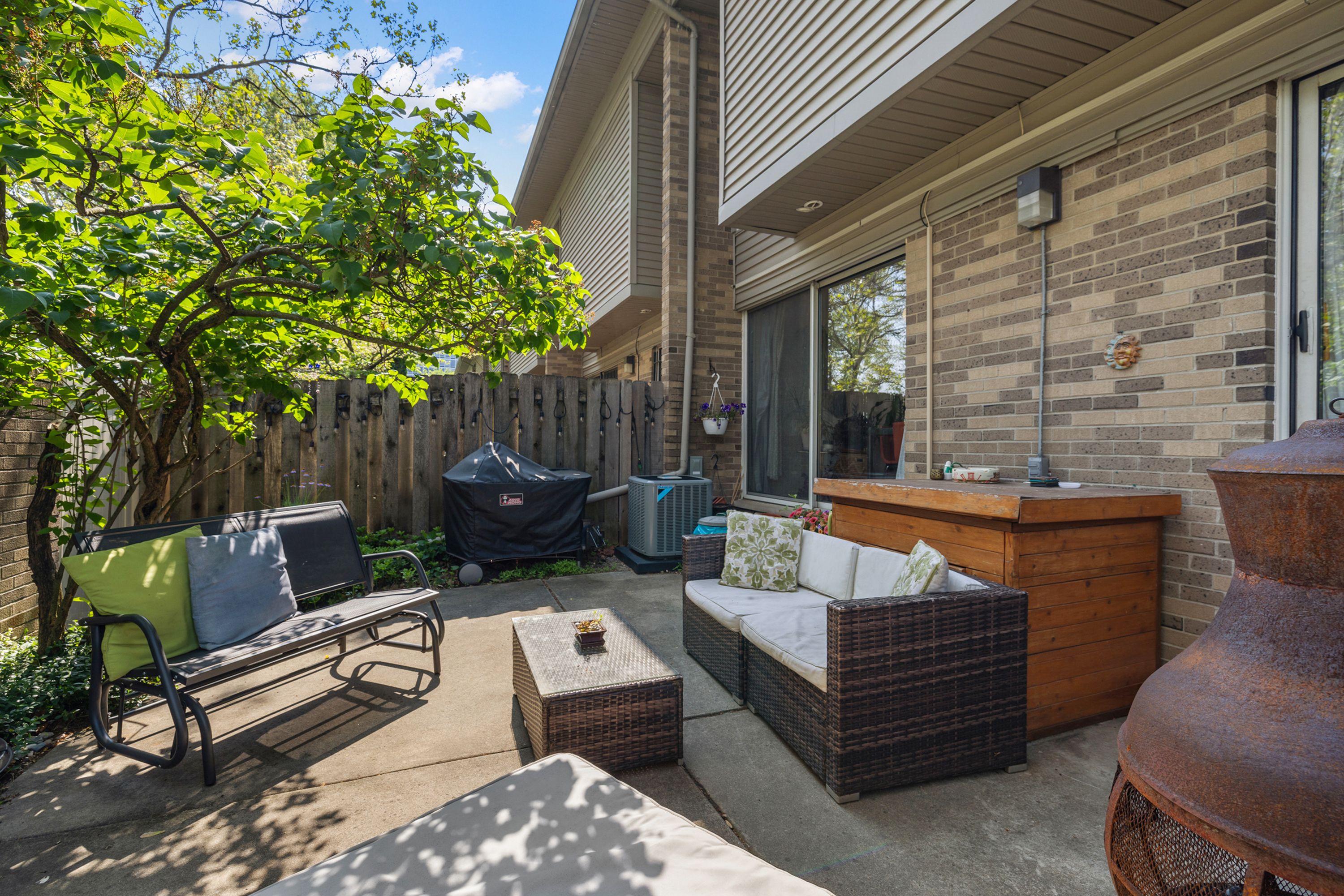 1114 Saint Aubin Pl Place