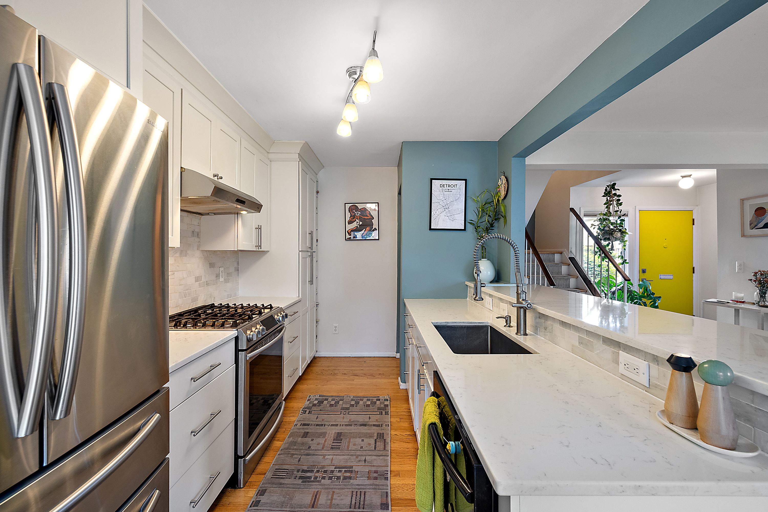 1114 Saint Aubin Pl Place