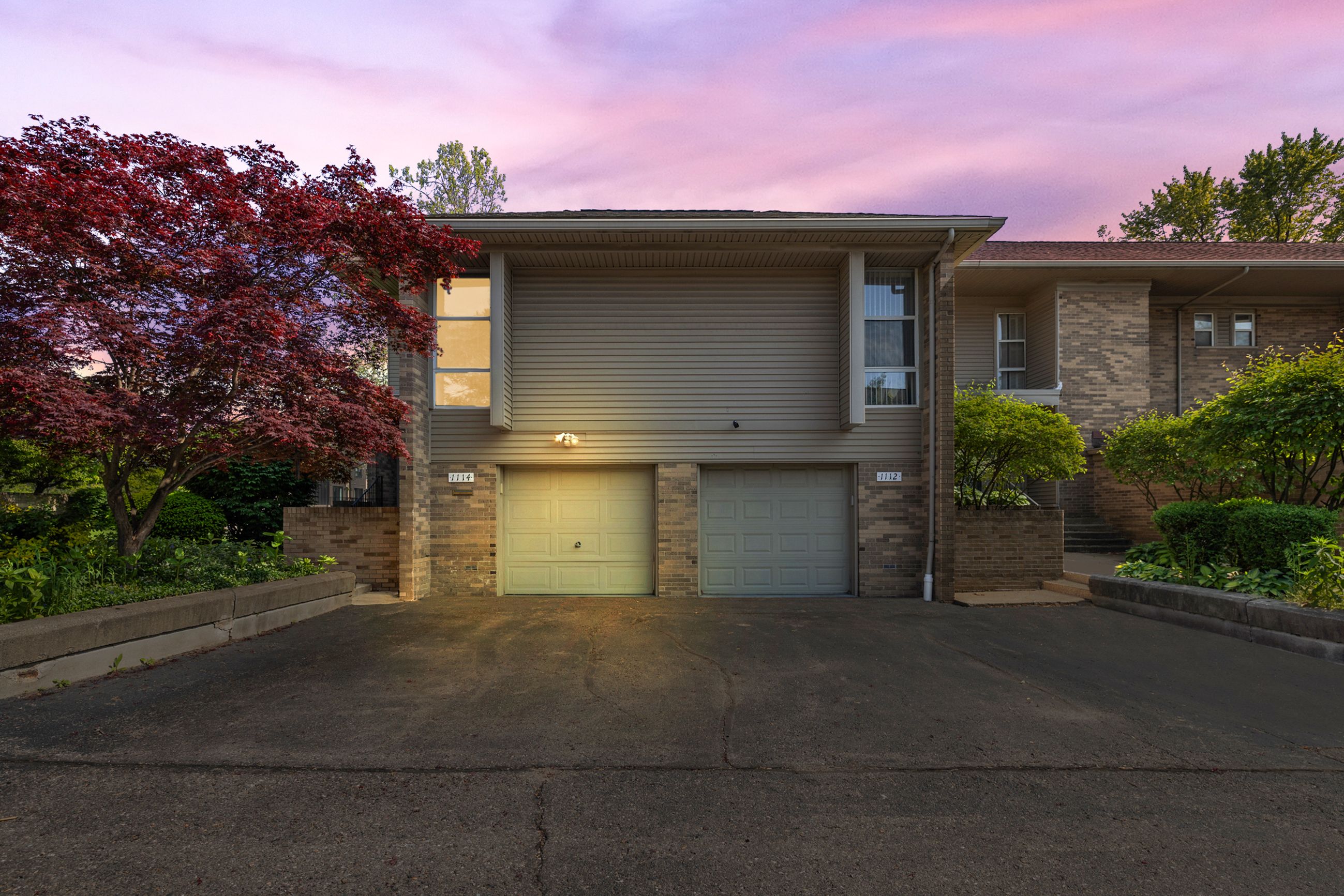 1114 Saint Aubin Pl Place