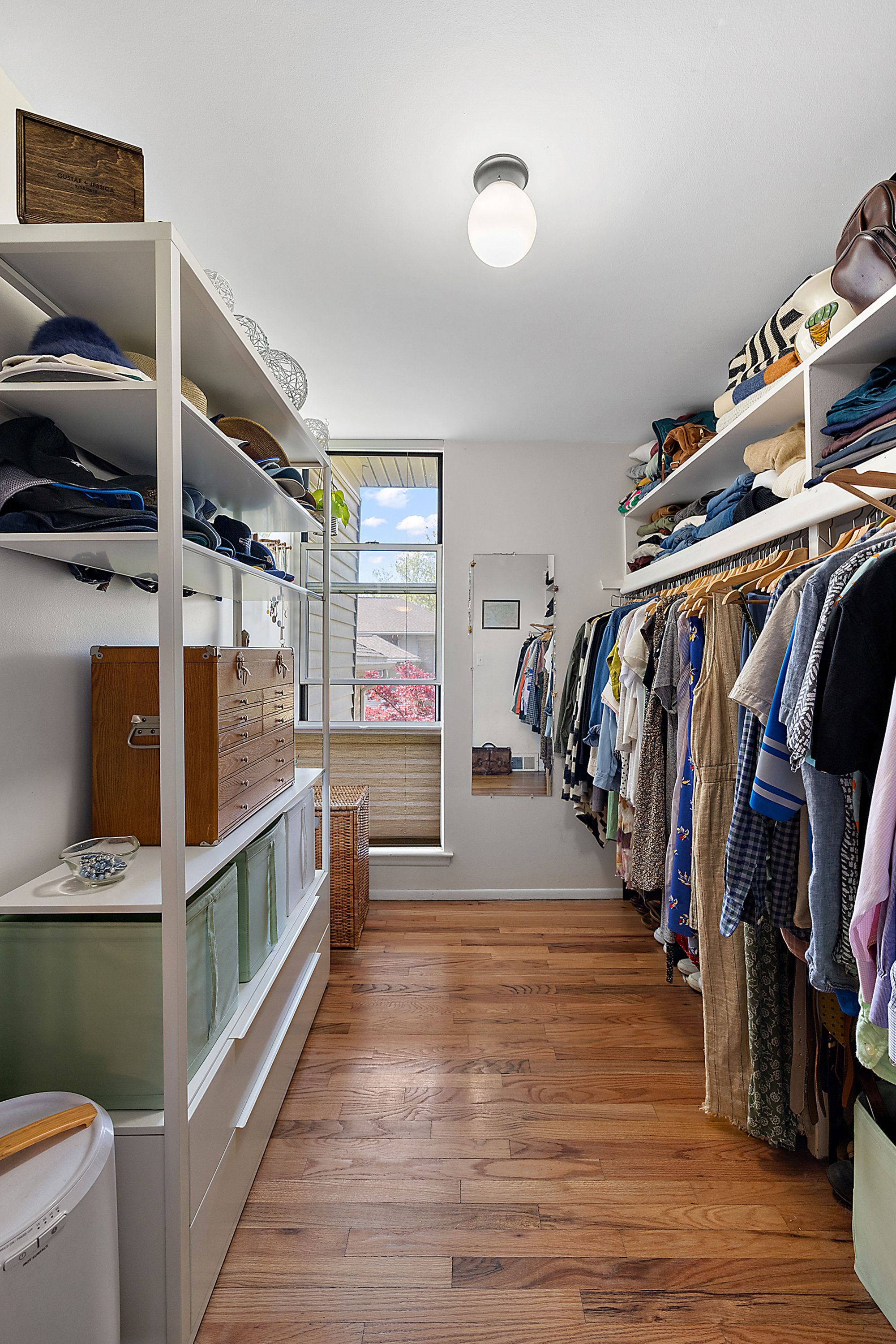 1114 Saint Aubin Pl Place