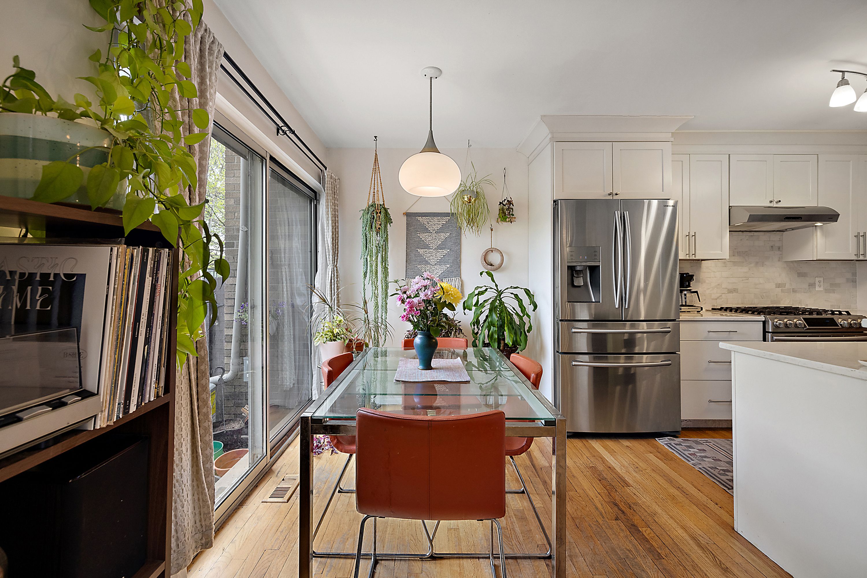 1114 Saint Aubin Pl Place