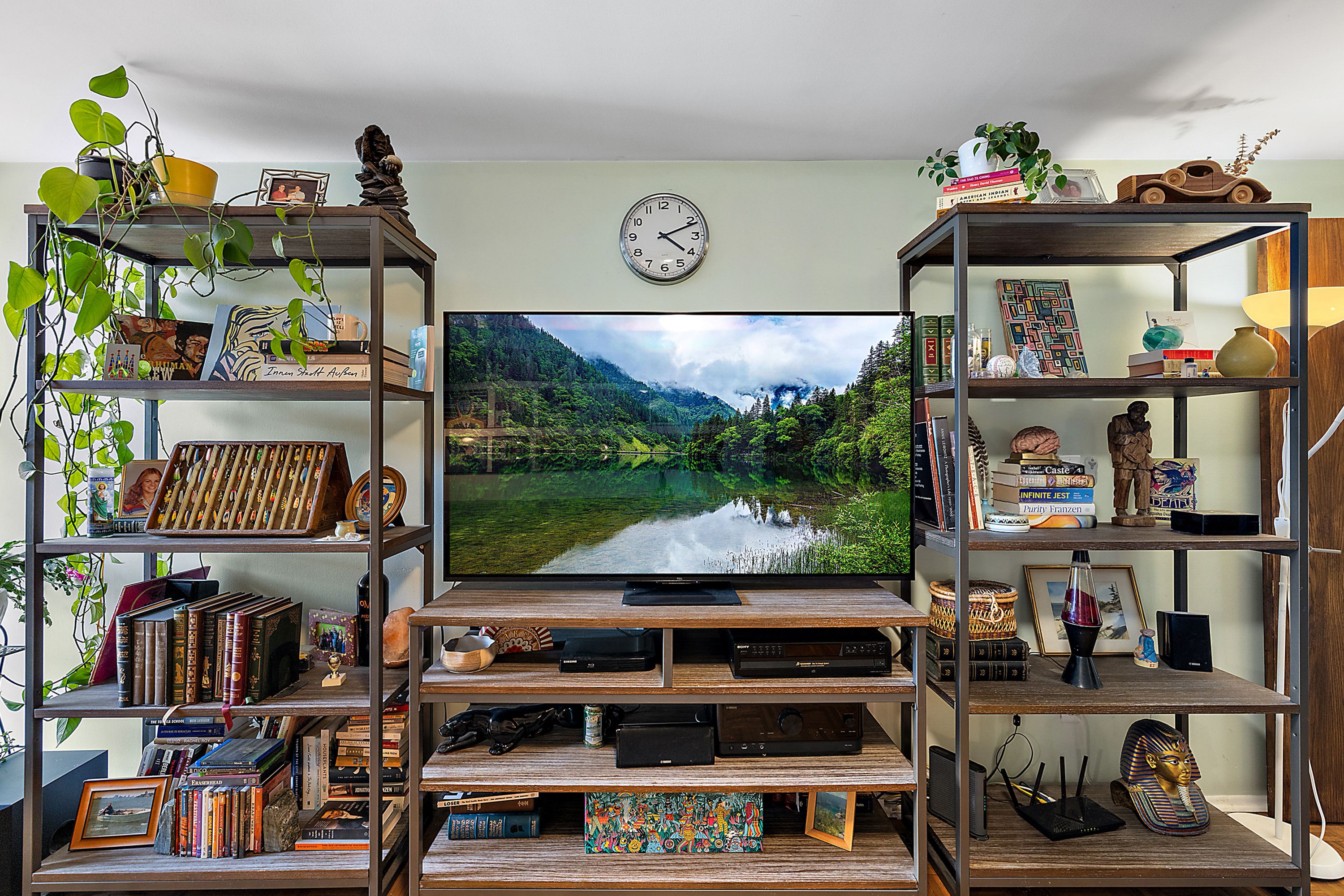 1114 Saint Aubin Pl Place