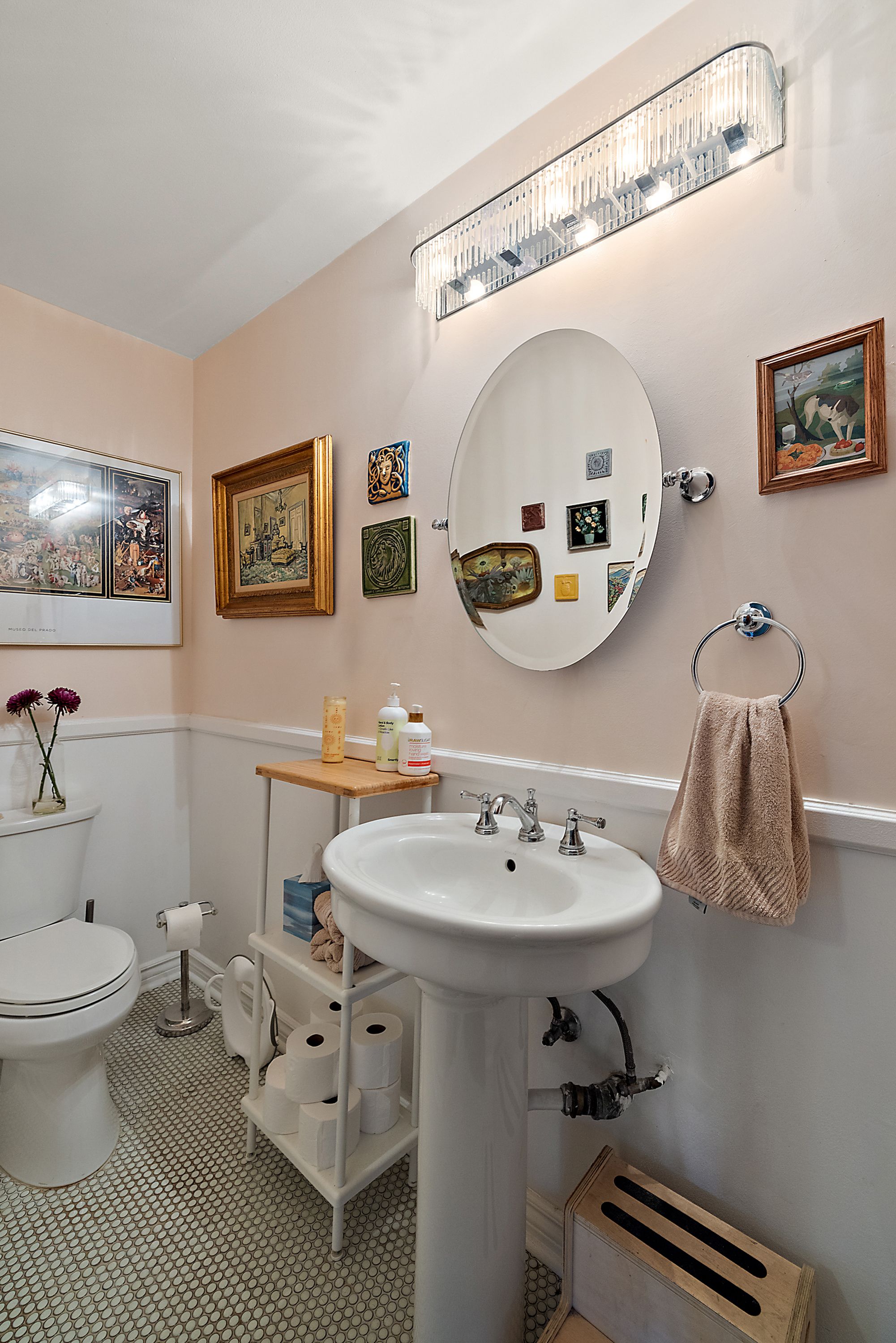 1114 Saint Aubin Pl Place