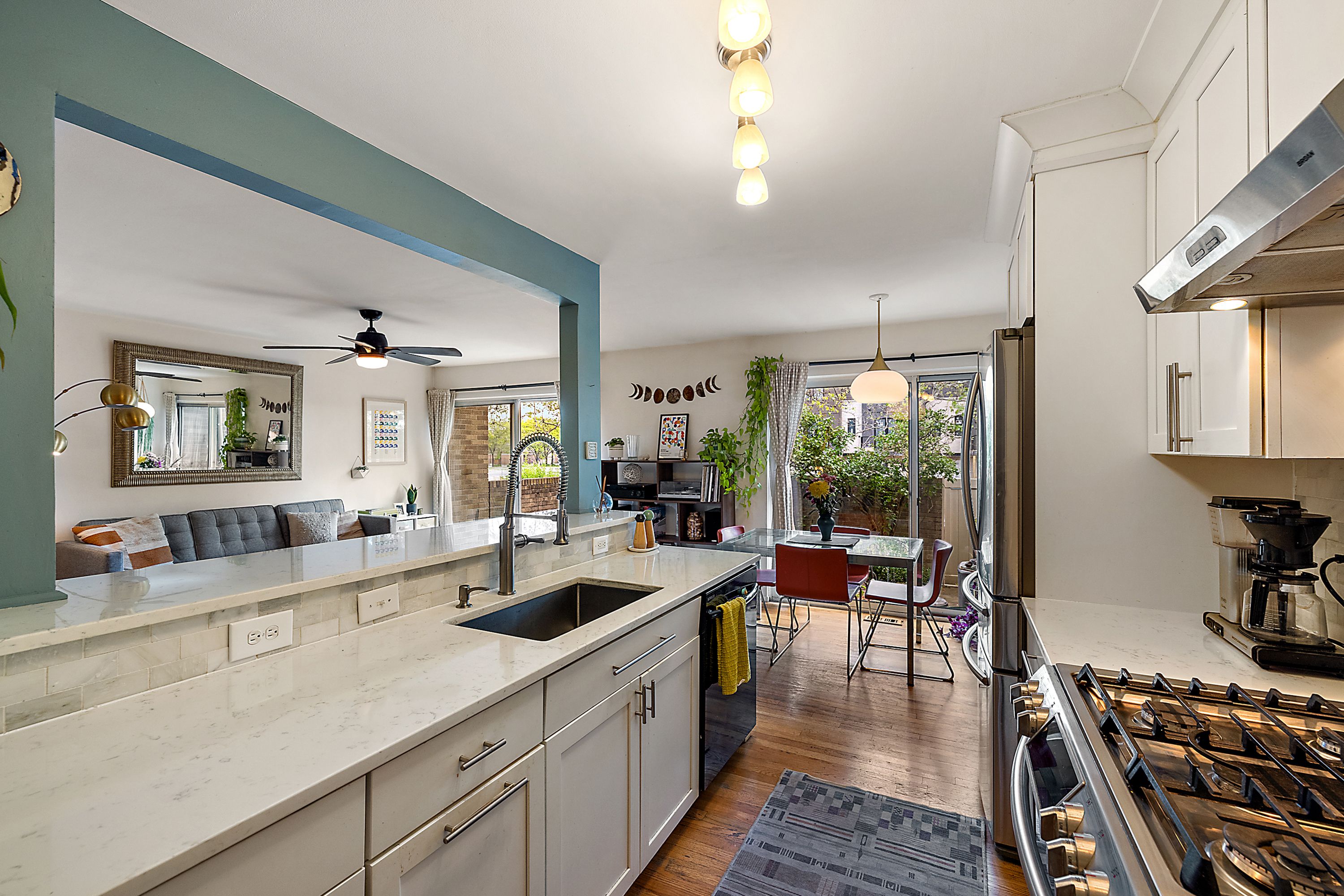 1114 Saint Aubin Pl Place