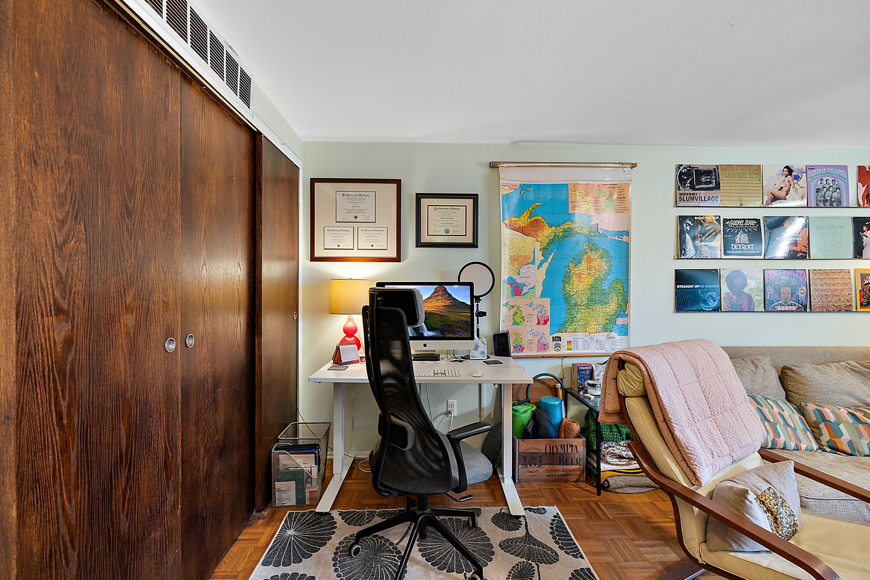 1114 Saint Aubin Pl Place