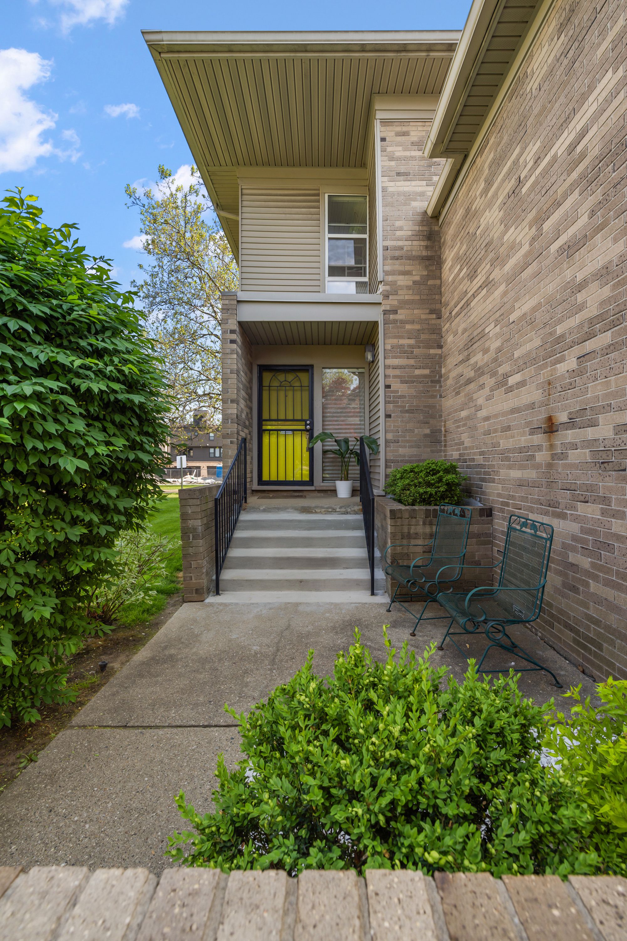 1114 Saint Aubin Pl Place