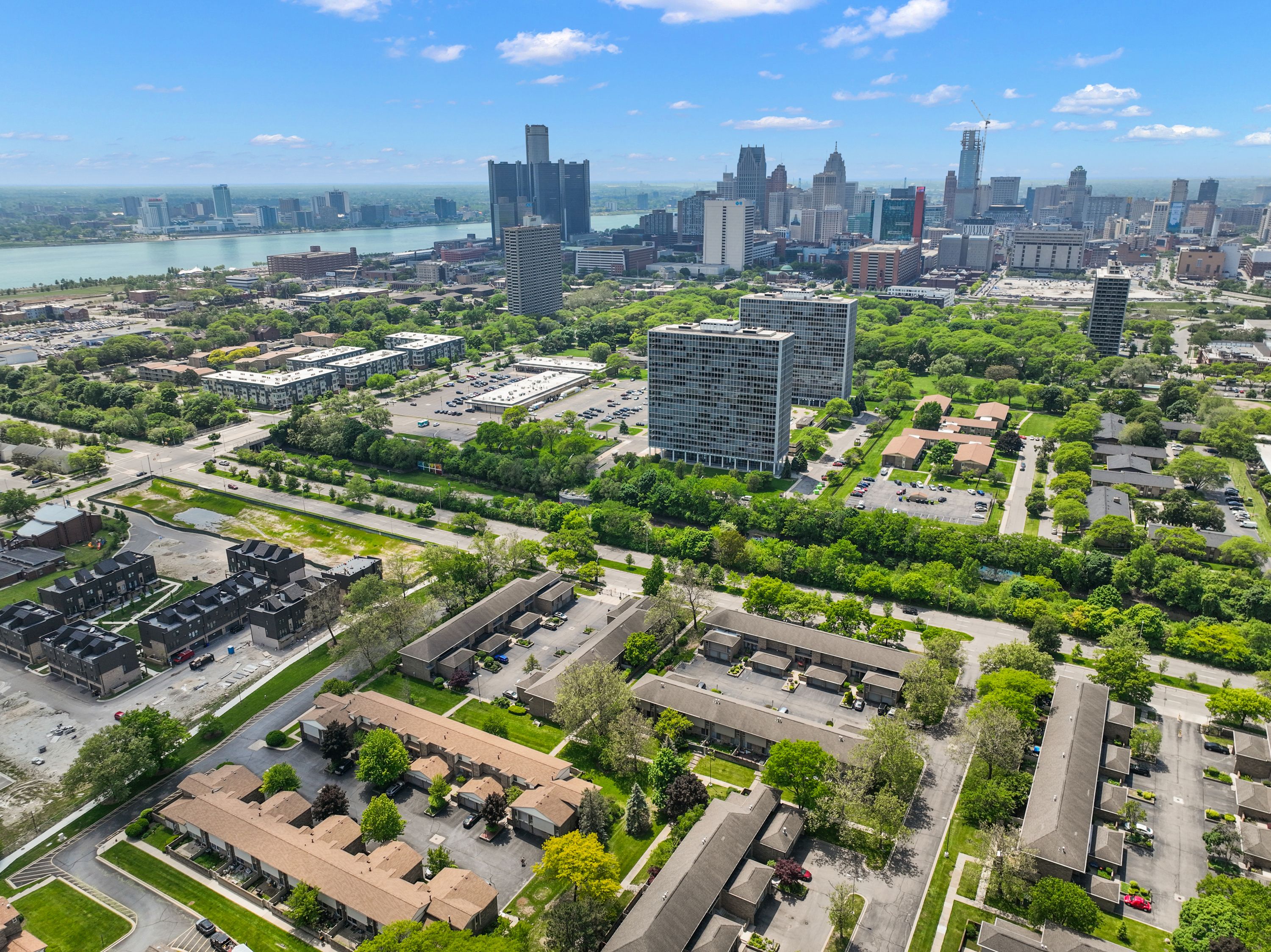 1114 Saint Aubin Pl Place