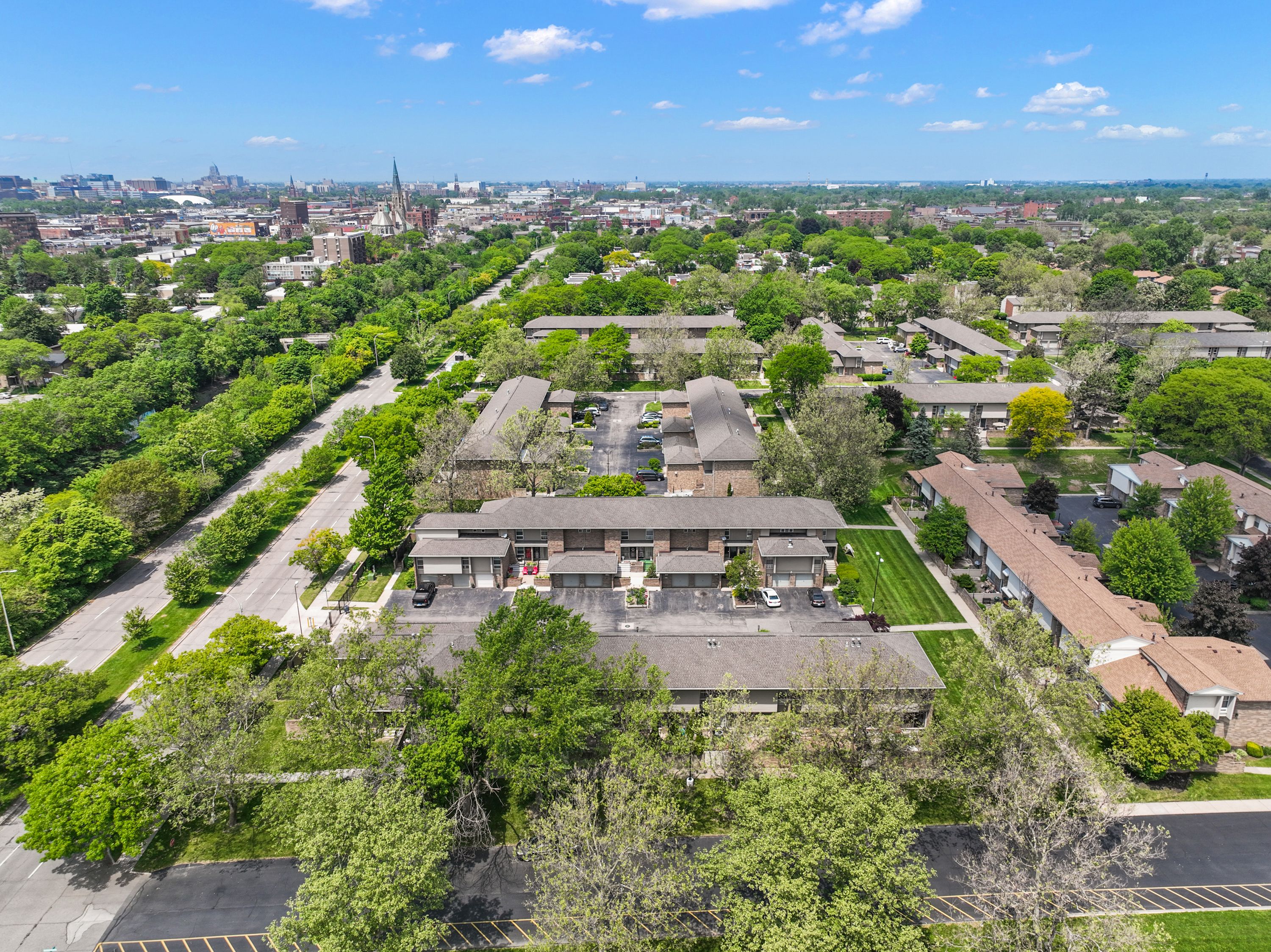 1114 Saint Aubin Pl Place