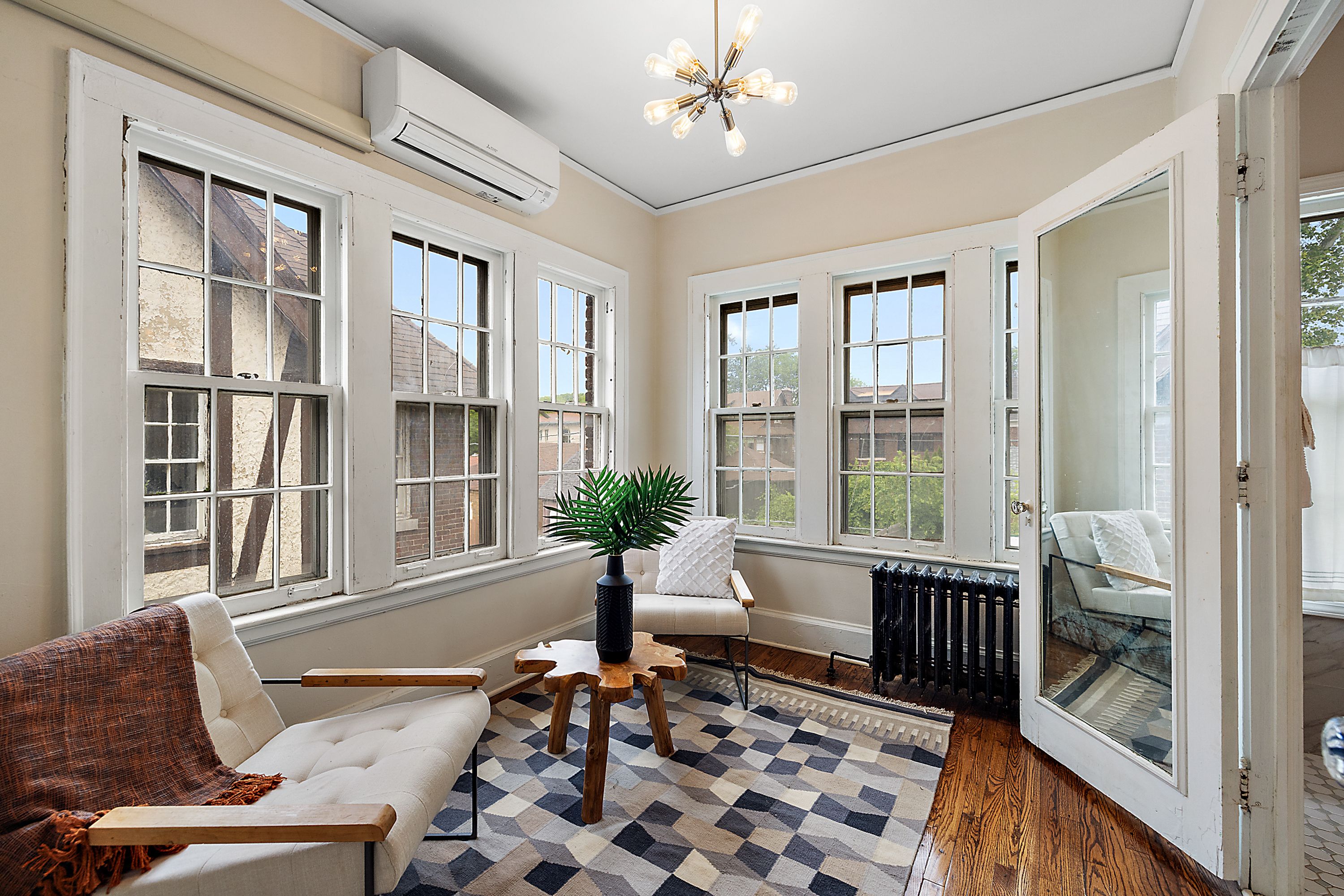 2304 Longfellow Street