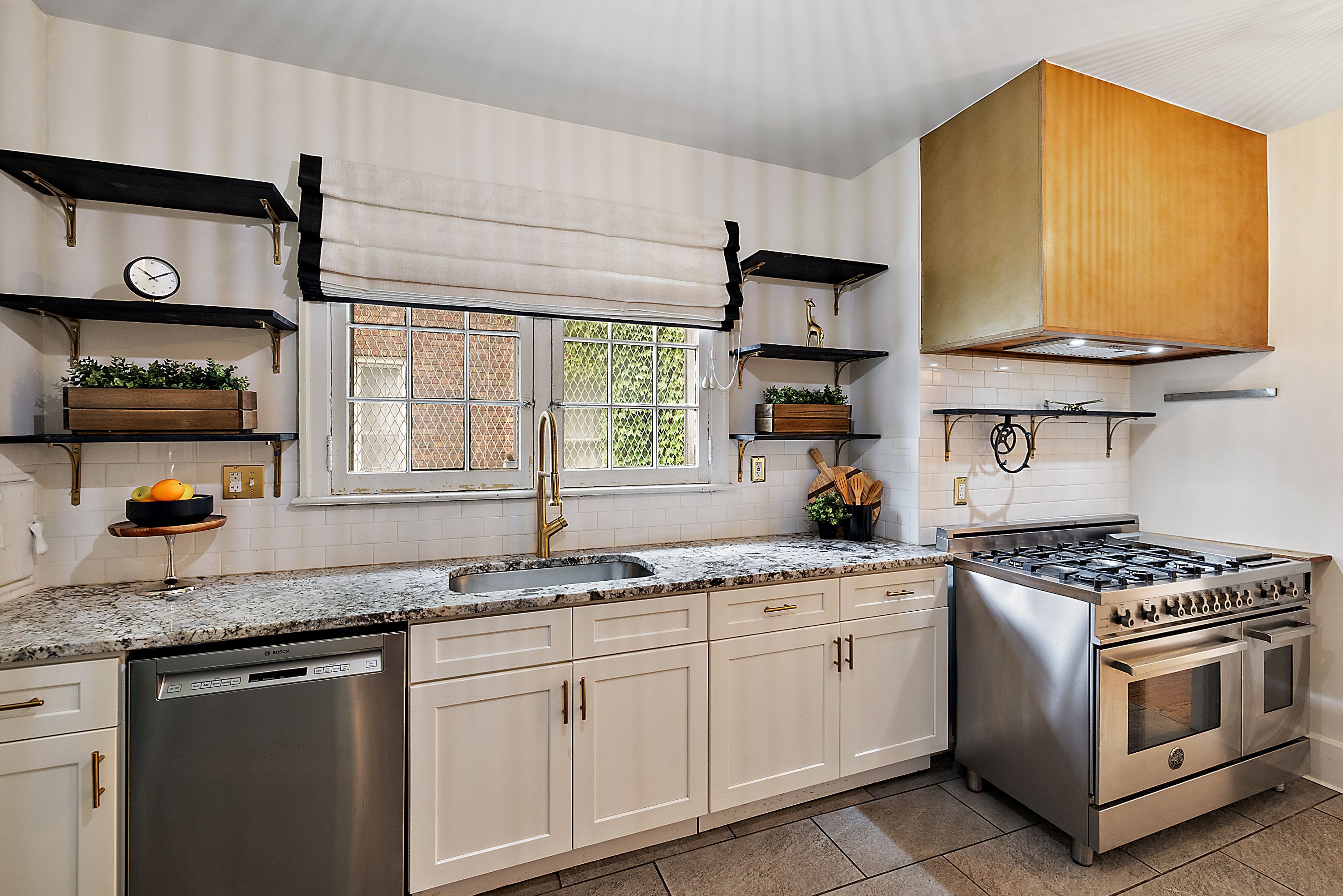 2304 Longfellow Street