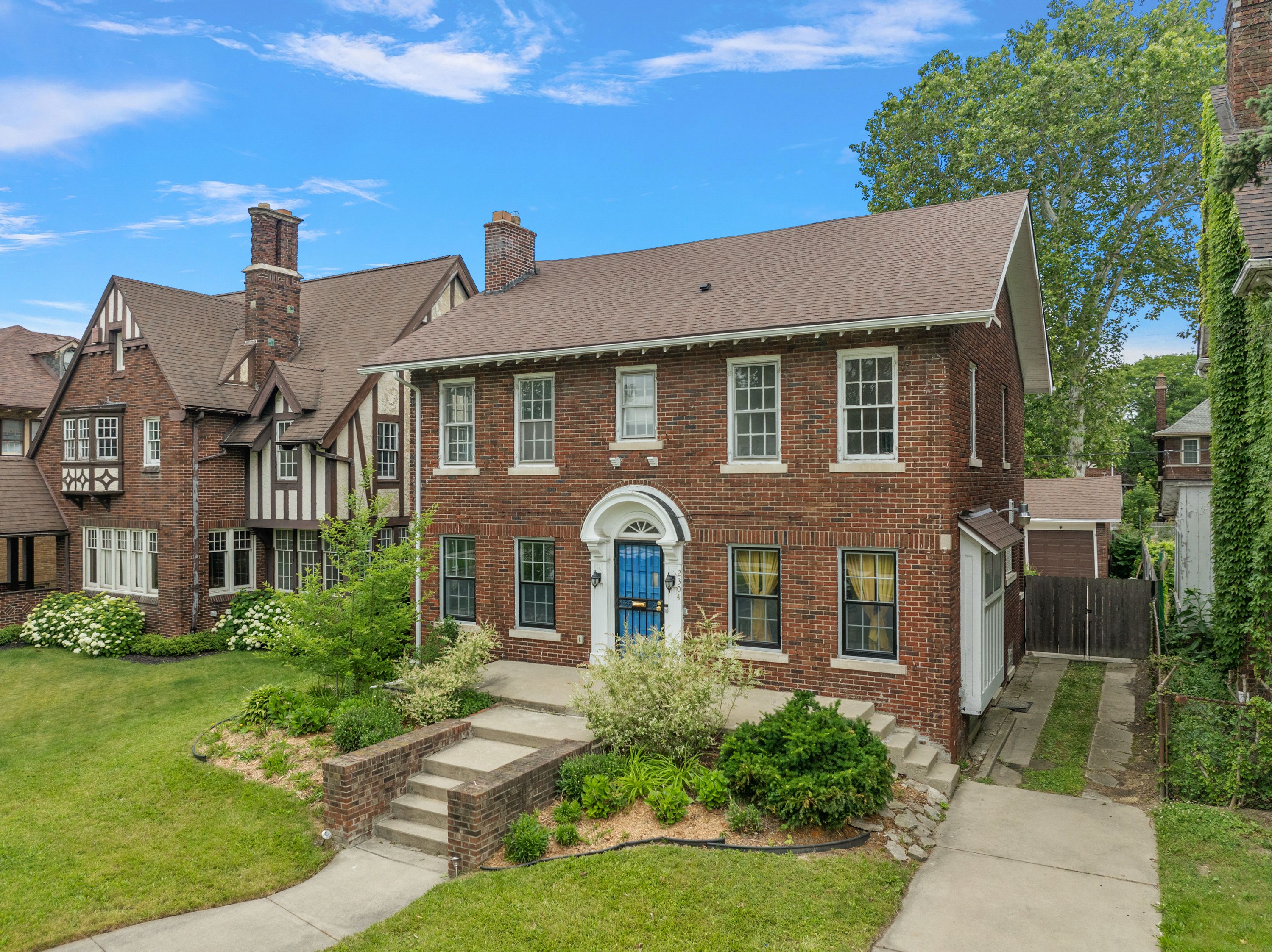 2304 Longfellow Street