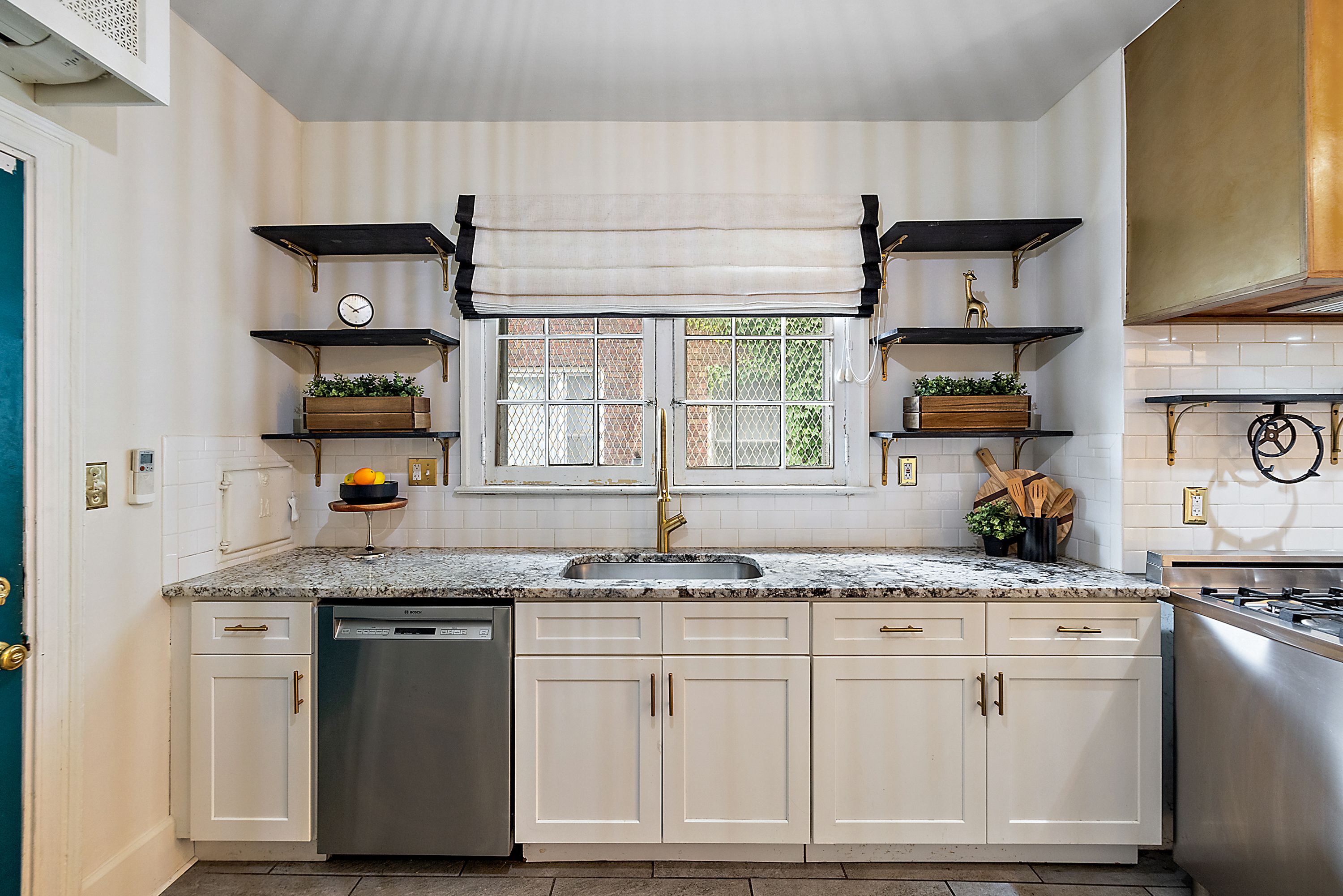 2304 Longfellow Street