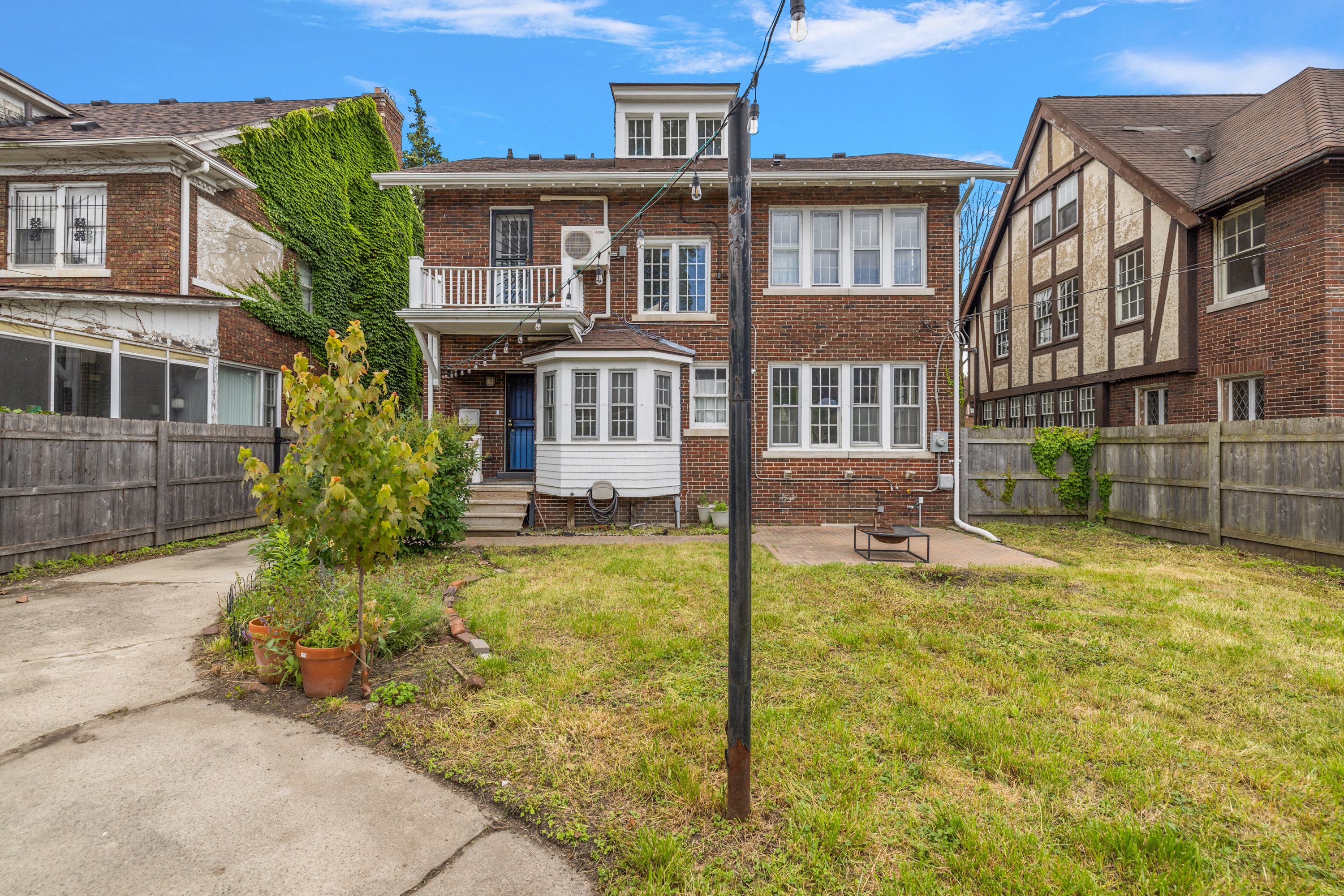 2304 Longfellow Street