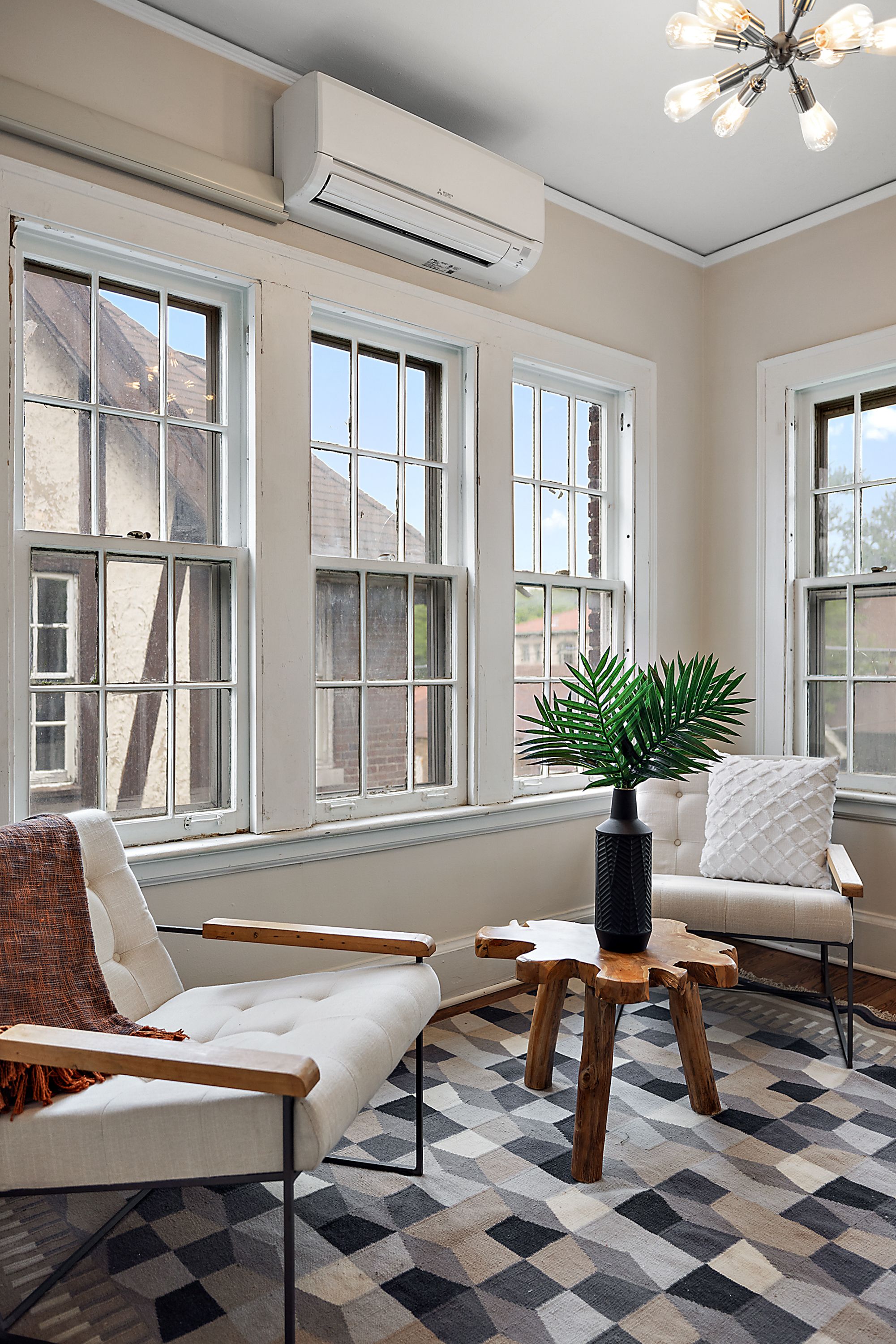 2304 Longfellow Street