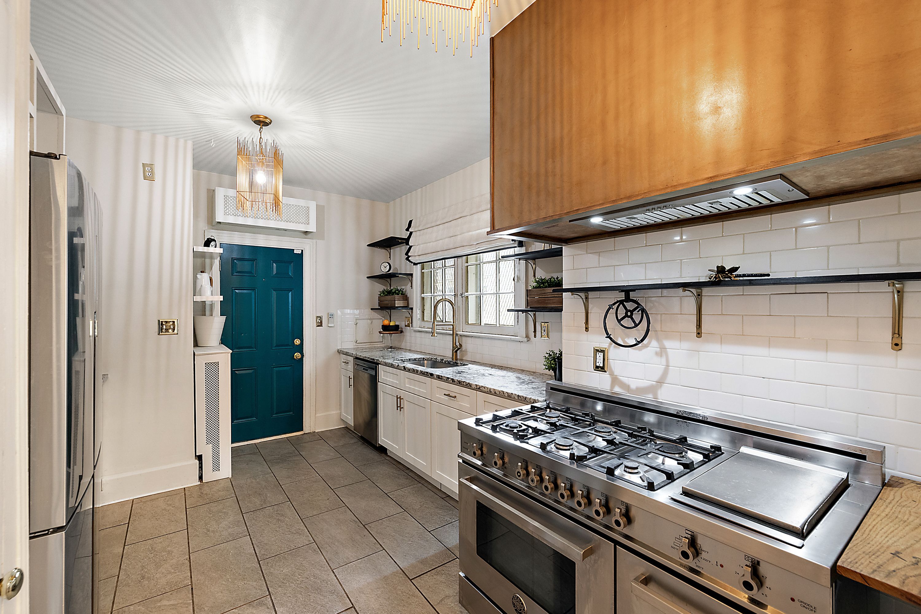 2304 Longfellow Street