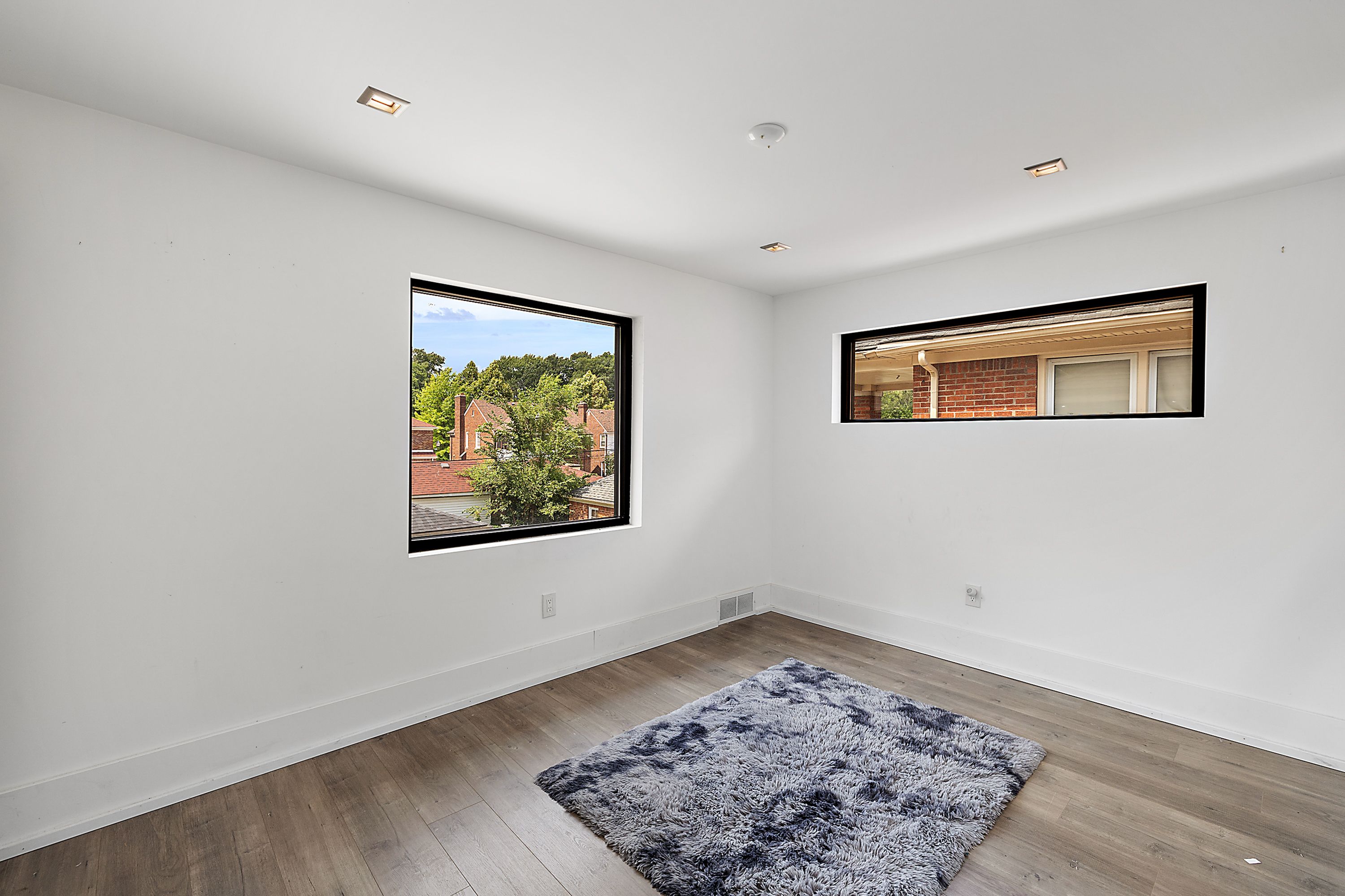 20073 SHREWSBURY Road