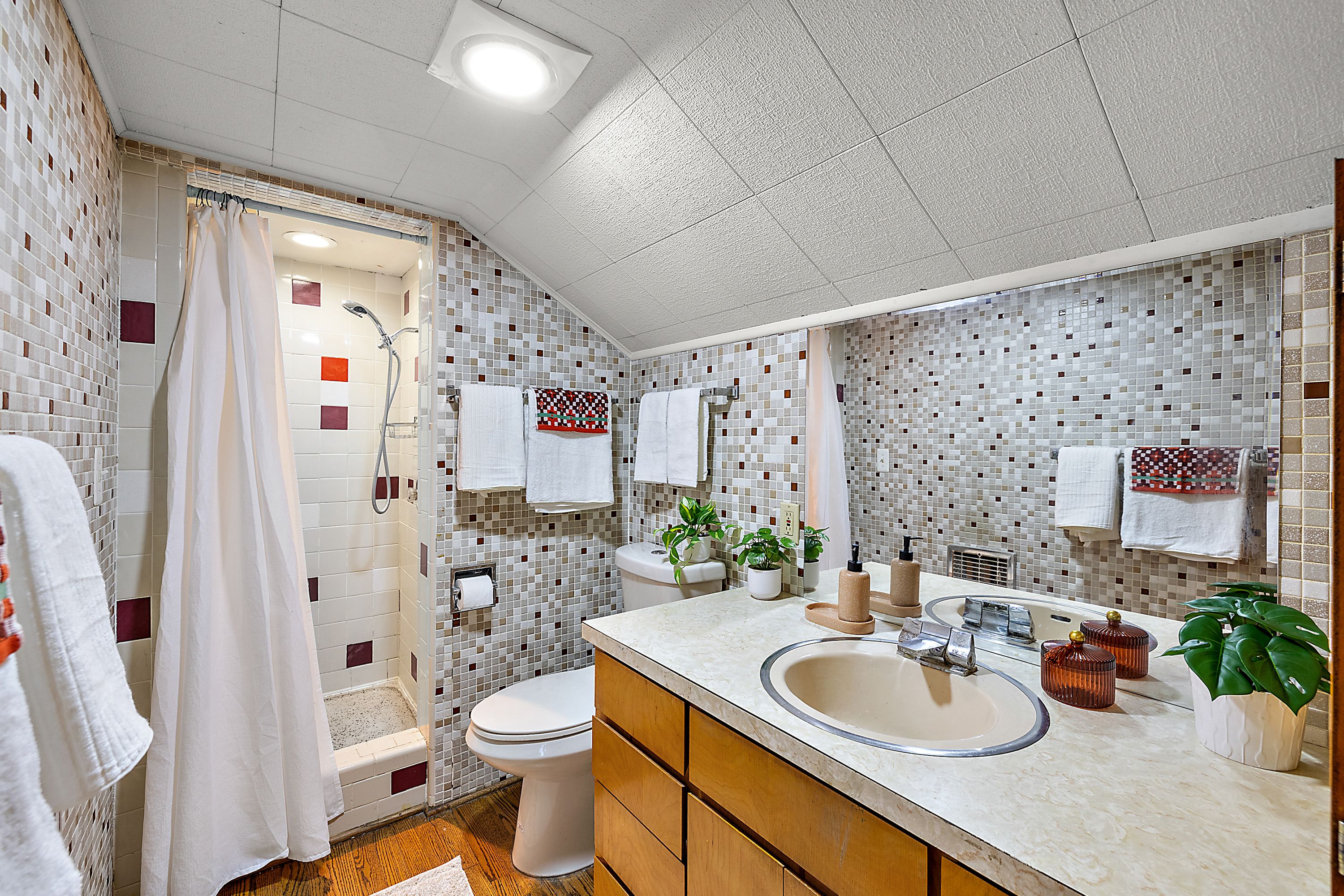 1099 BEACONSFIELD Avenue