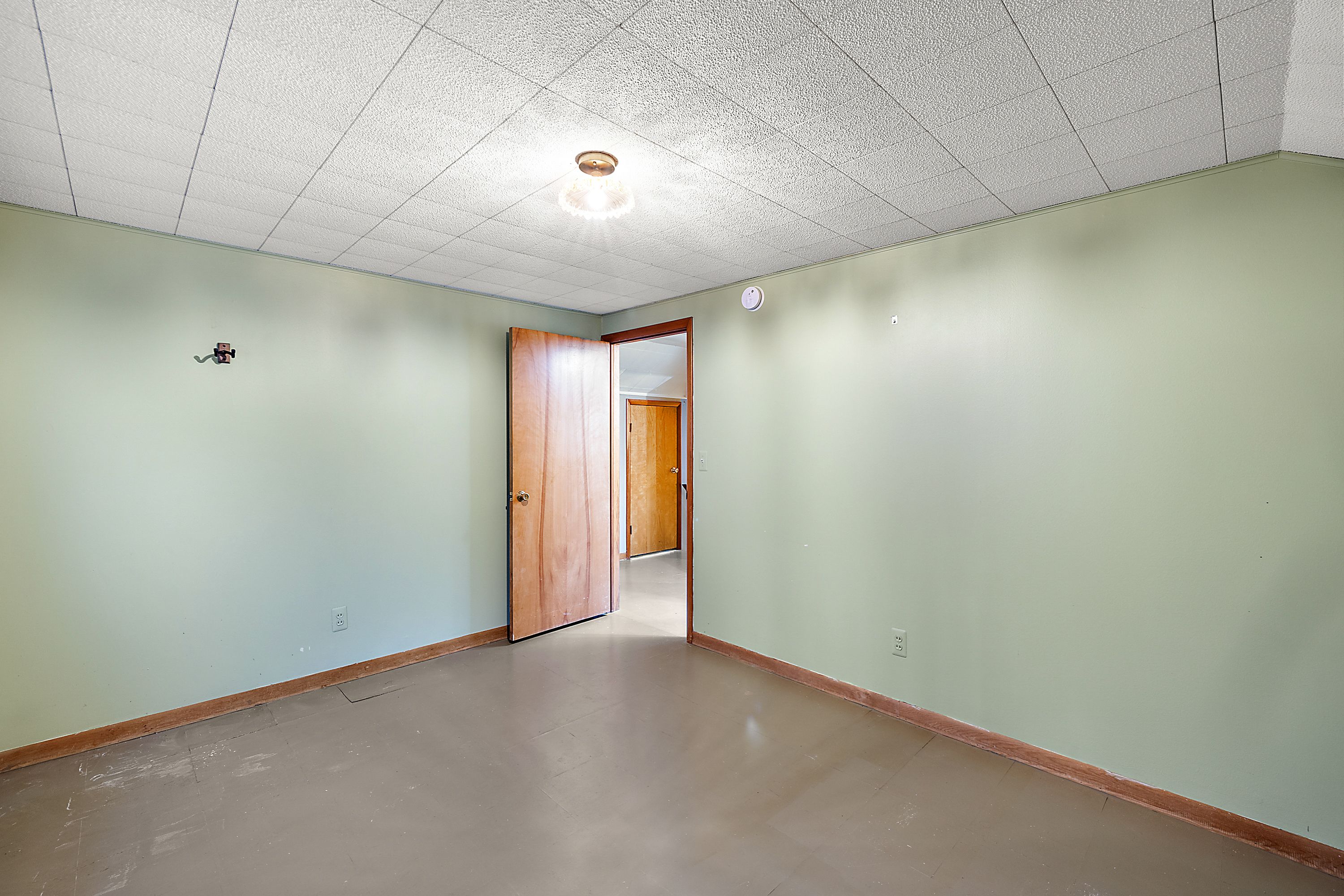 1099 BEACONSFIELD Avenue