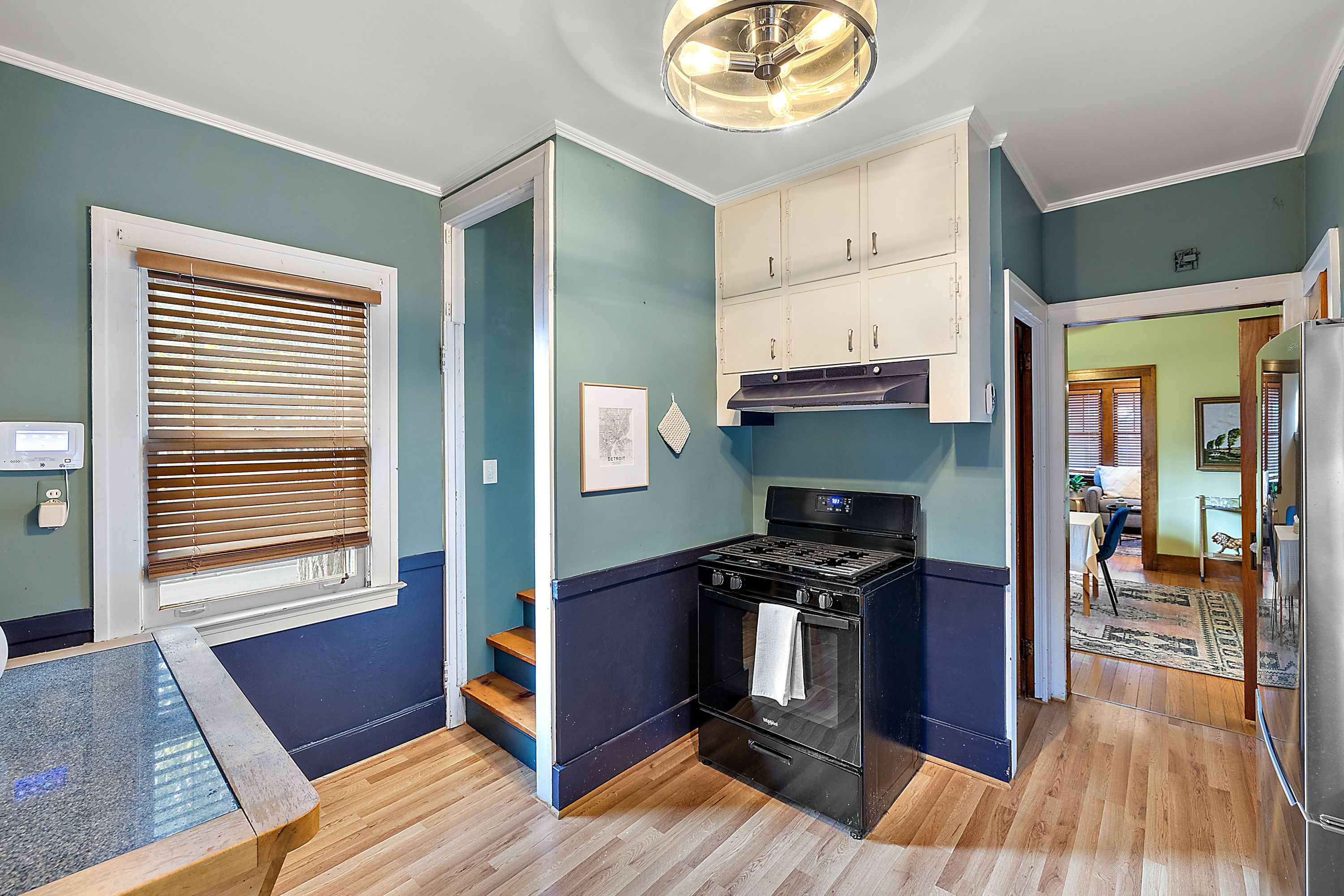 1099 BEACONSFIELD Avenue