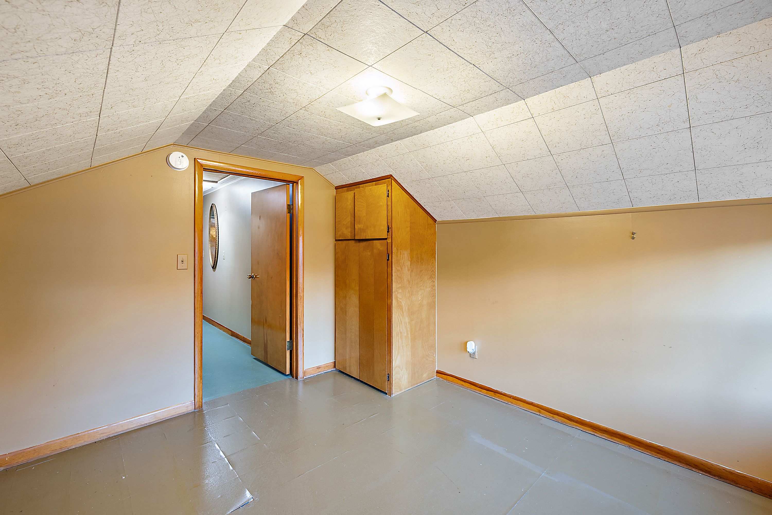 1099 BEACONSFIELD Avenue