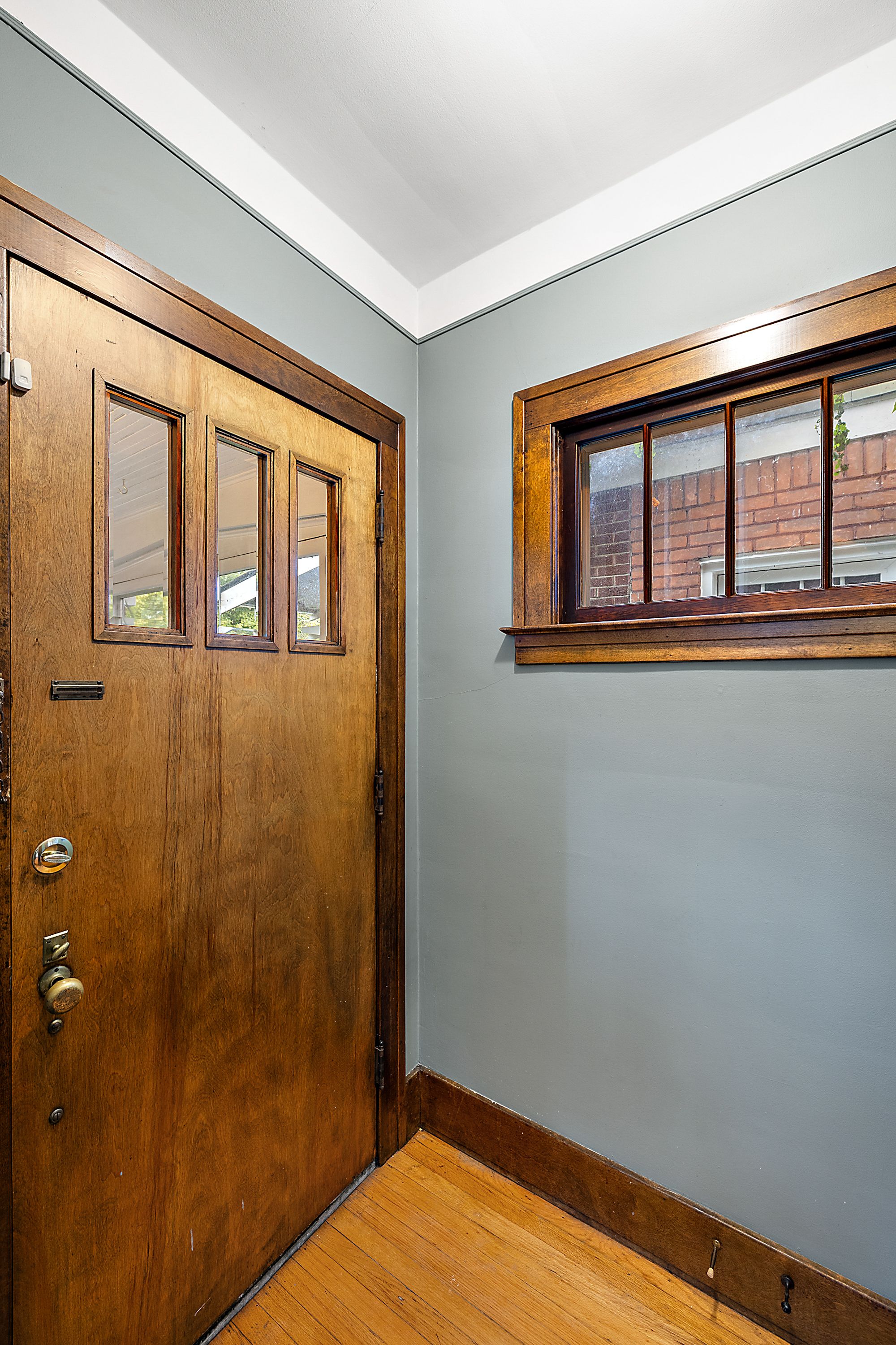 1099 BEACONSFIELD Avenue