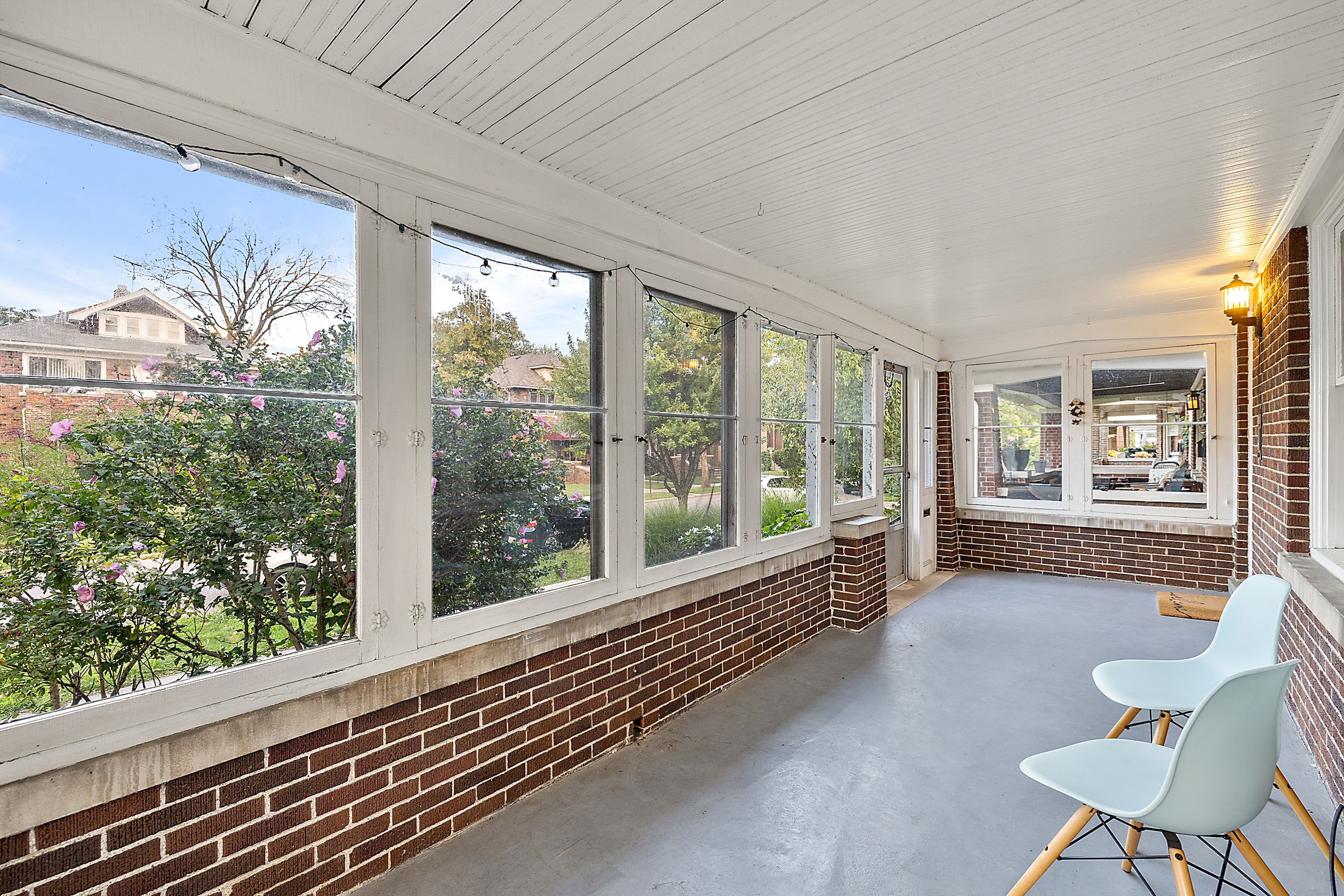 1099 BEACONSFIELD Avenue