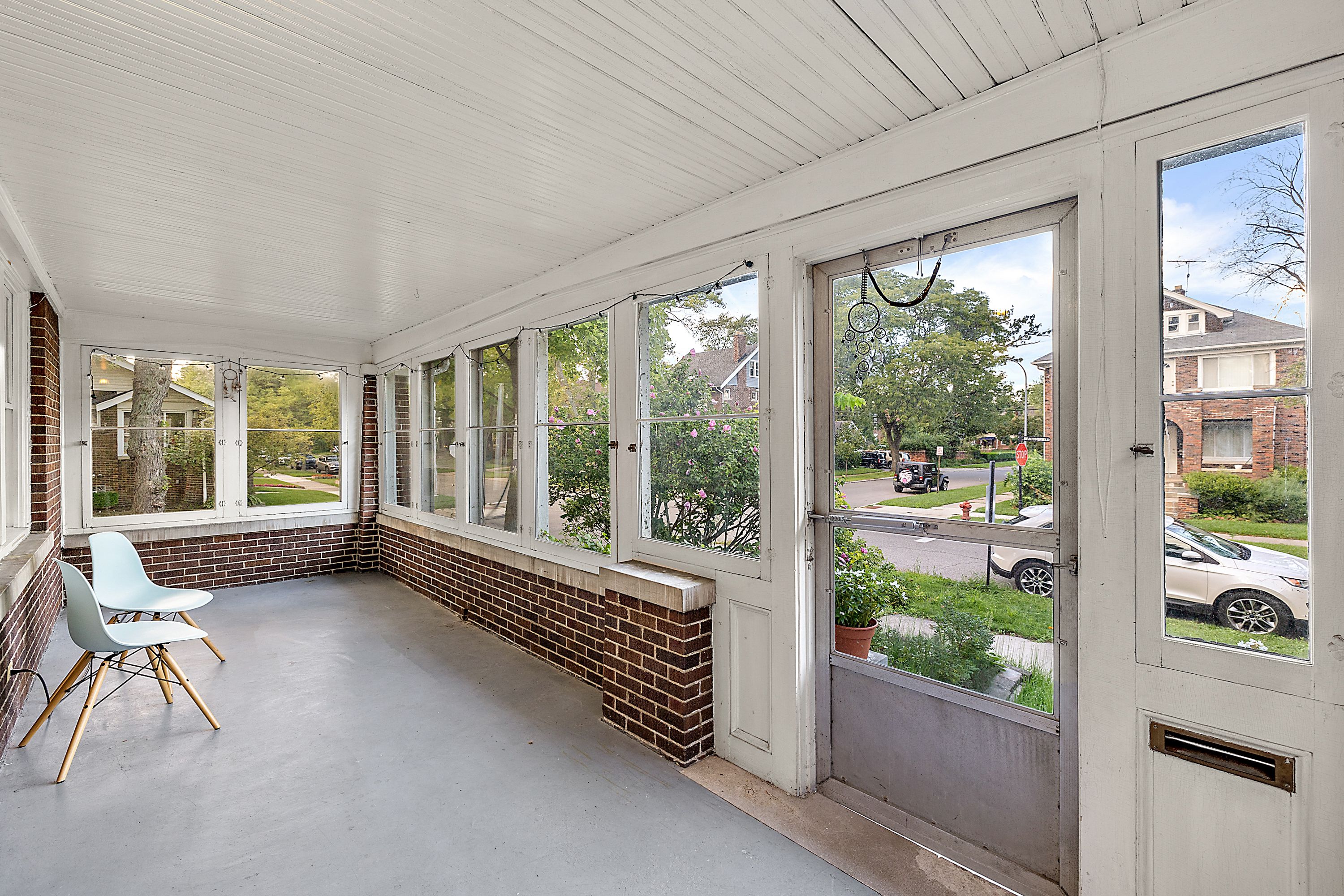 1099 BEACONSFIELD Avenue