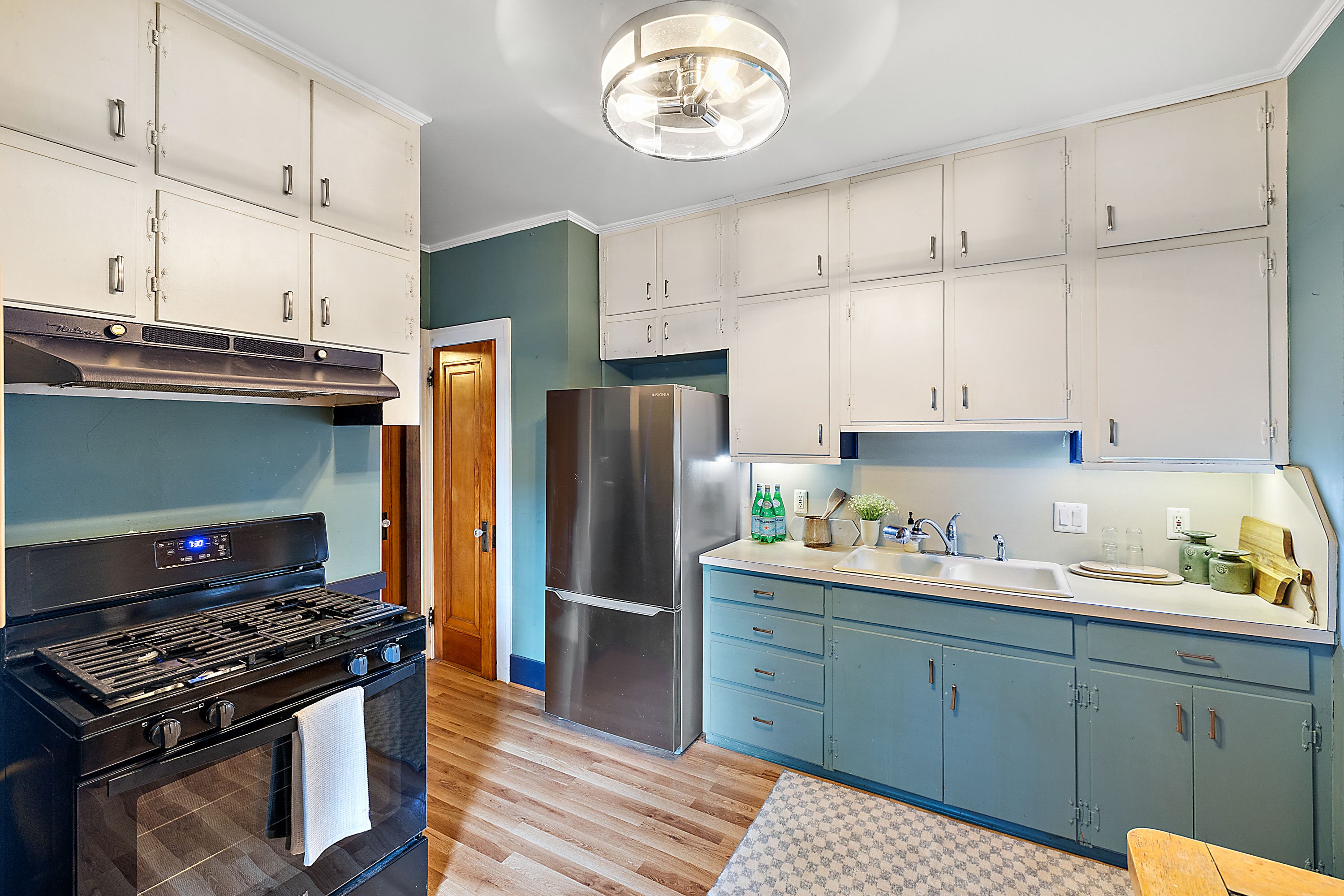 1099 BEACONSFIELD Avenue