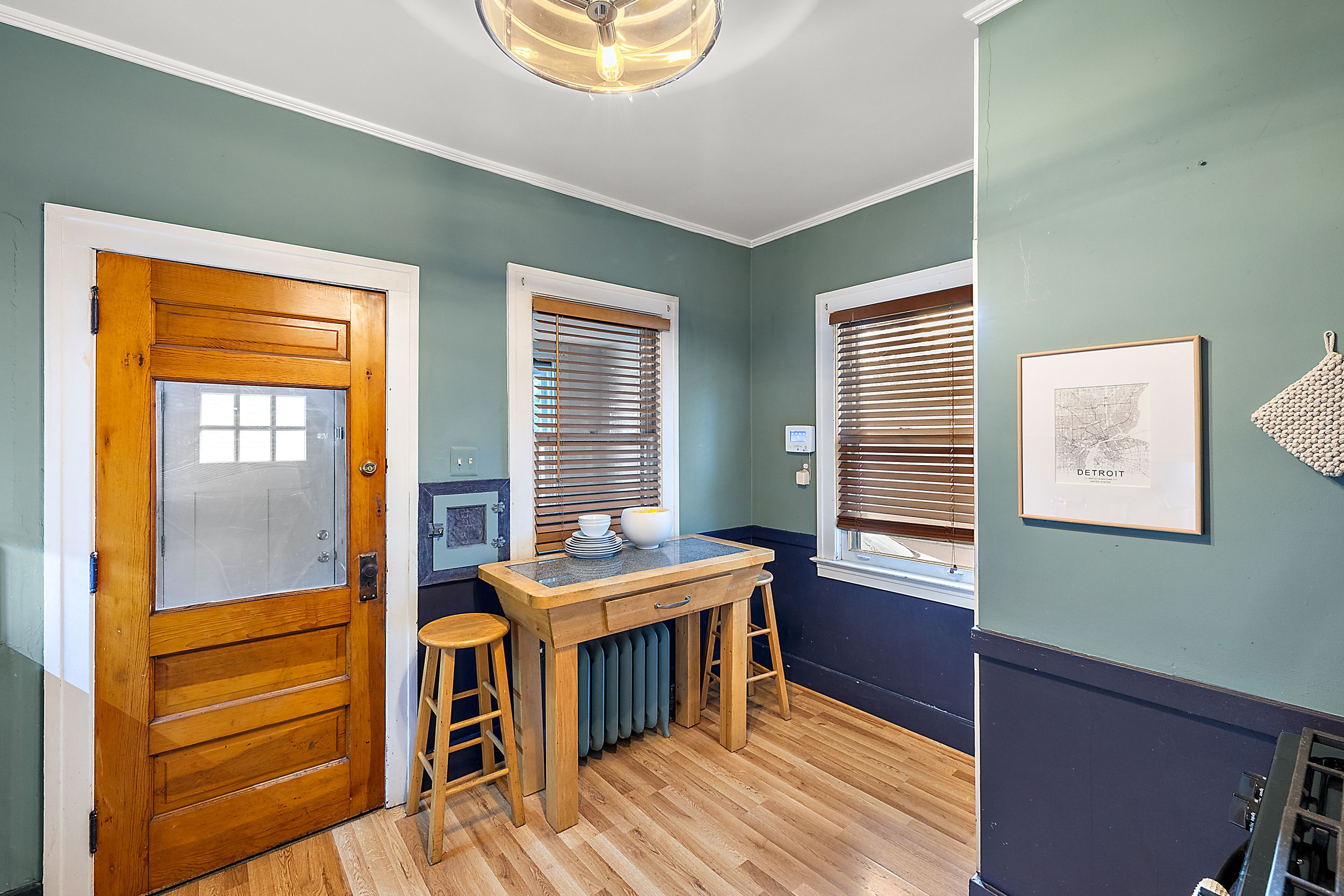 1099 BEACONSFIELD Avenue