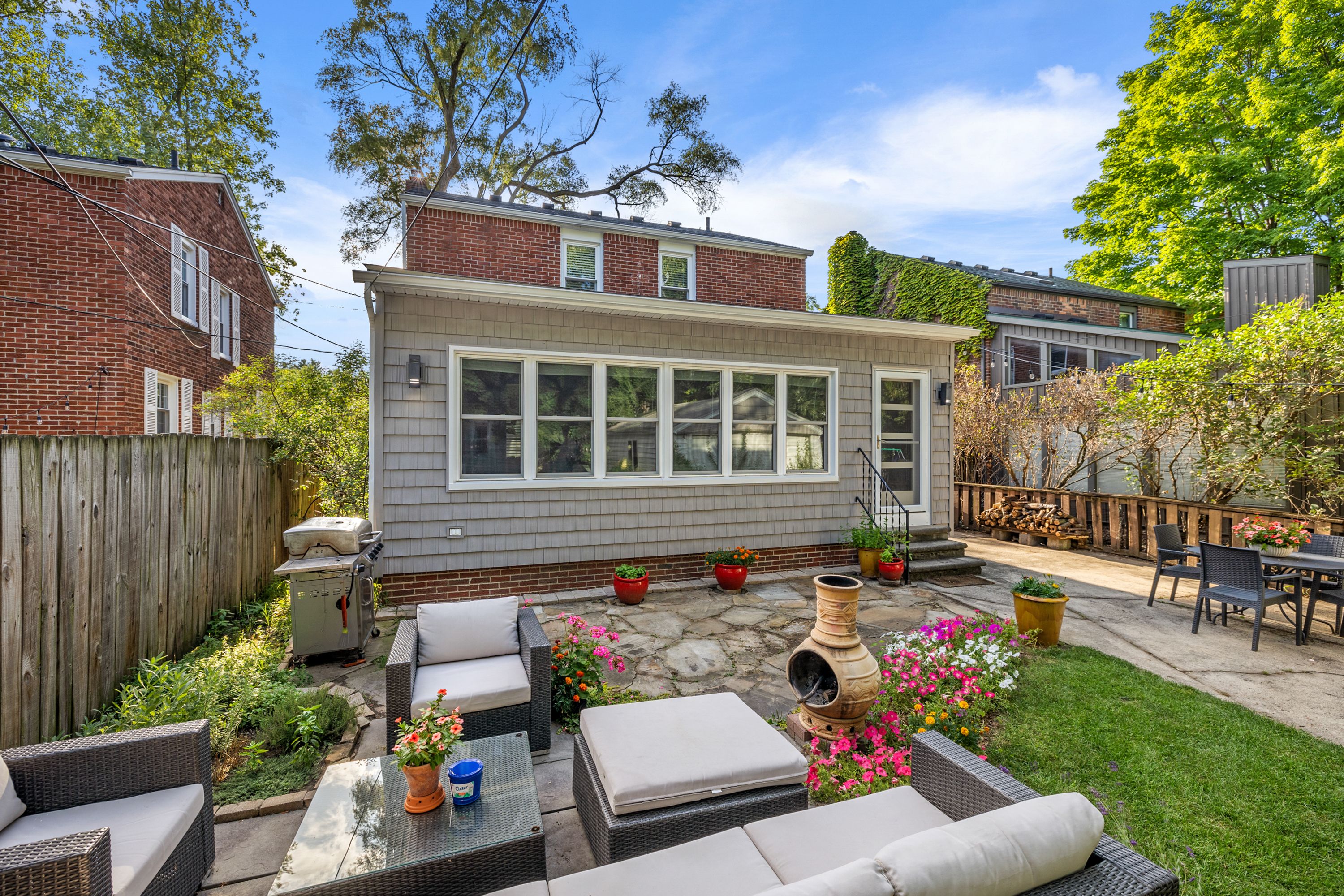 2112 PINECREST Drive