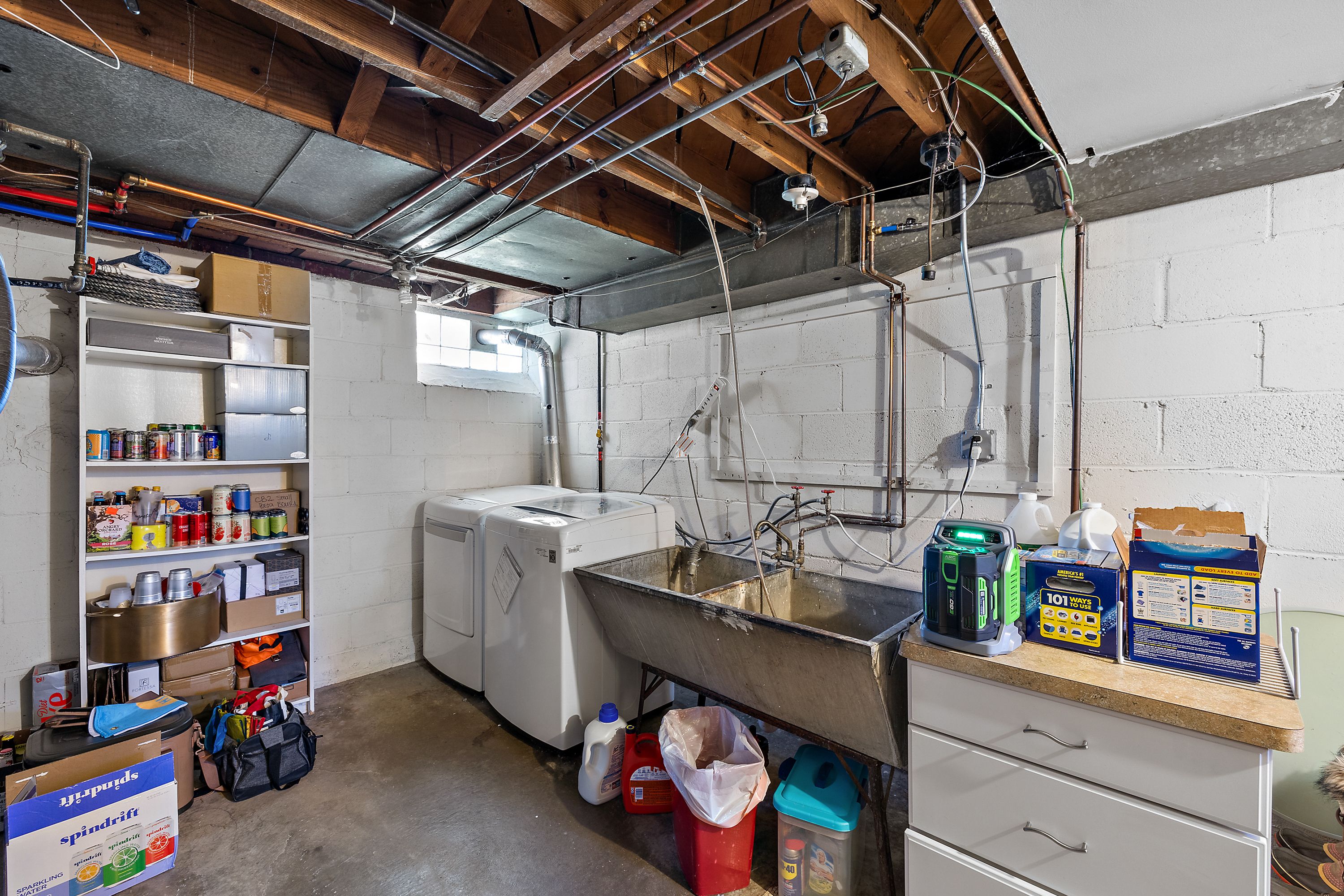 2112 PINECREST Drive