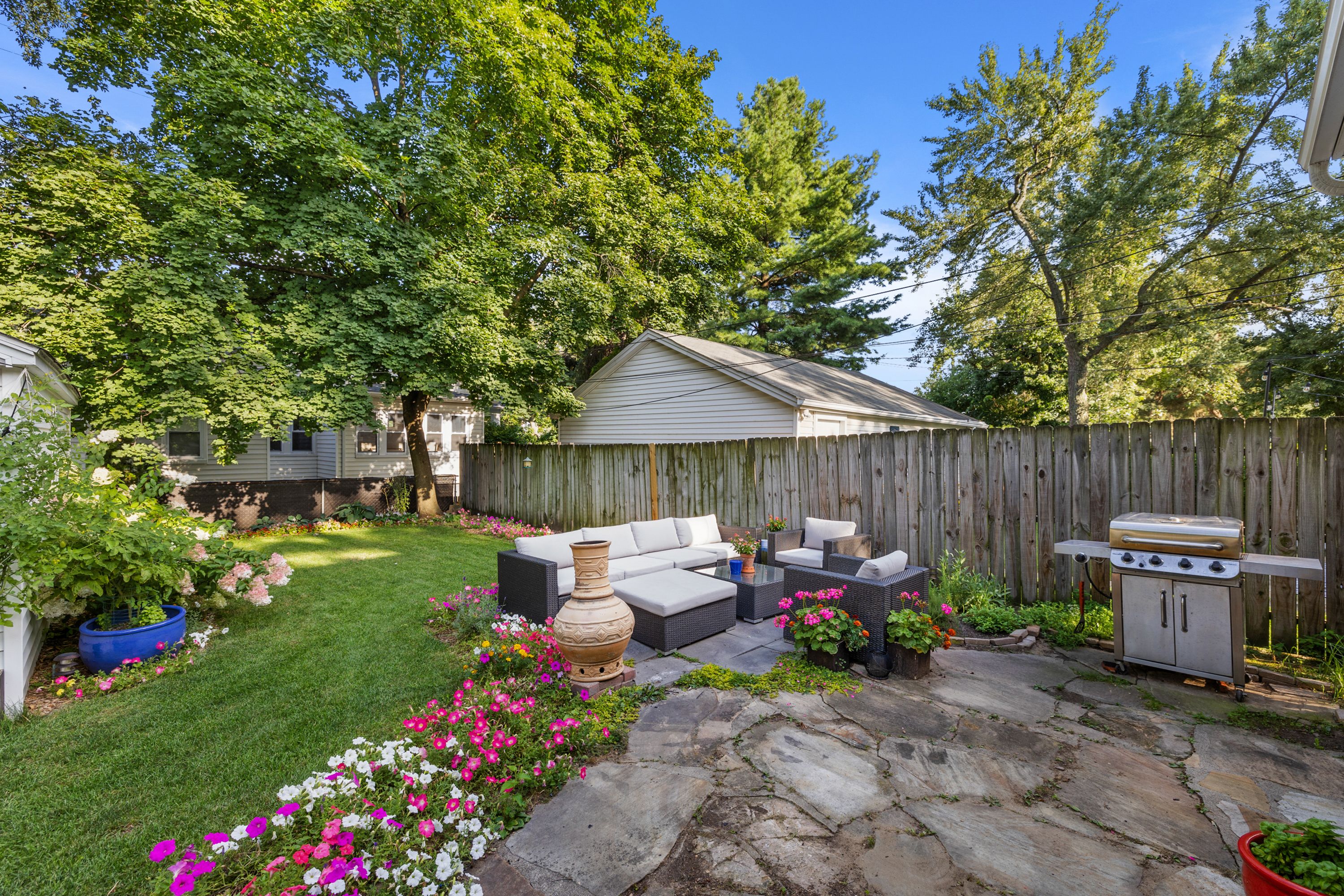 2112 PINECREST Drive