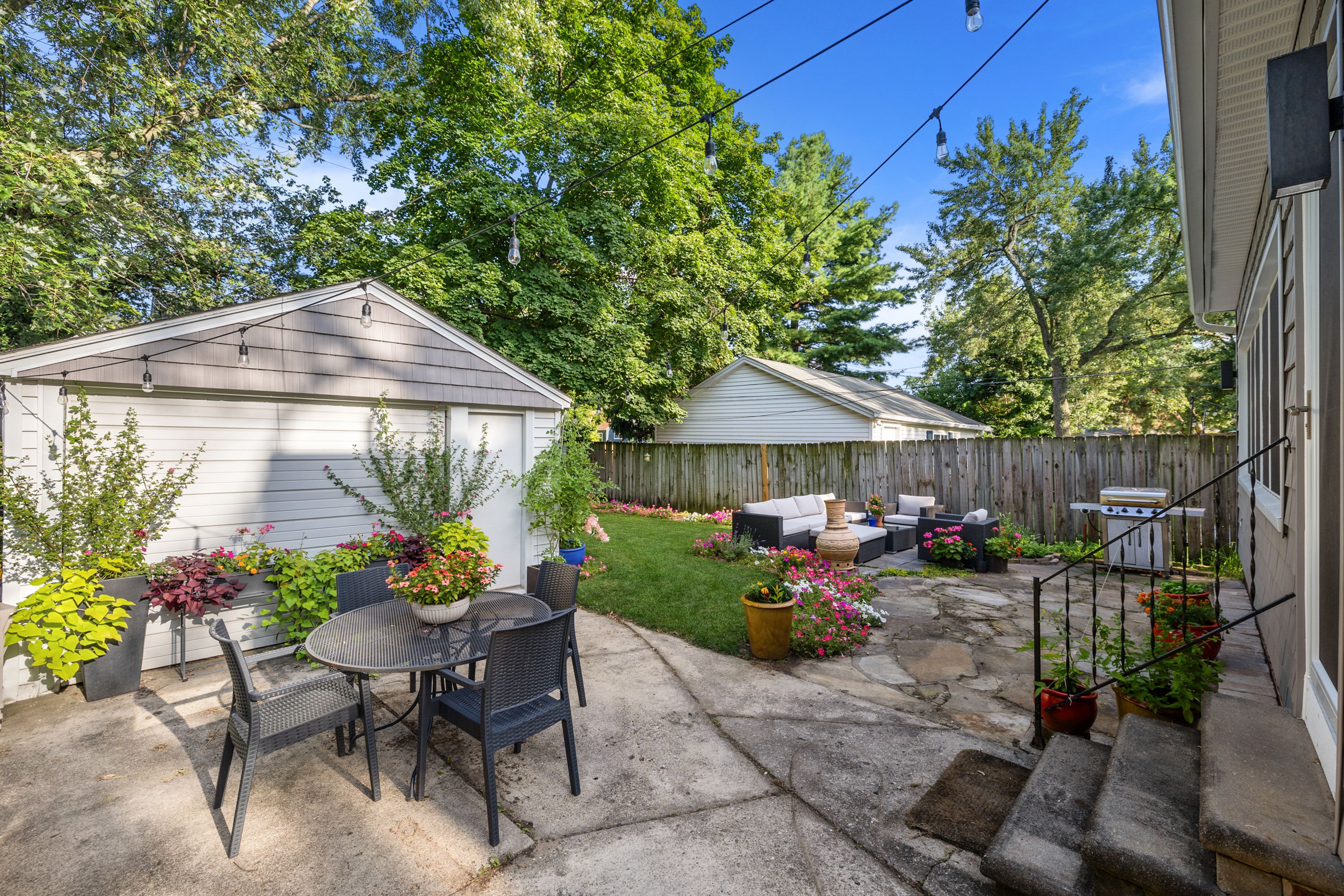2112 PINECREST Drive