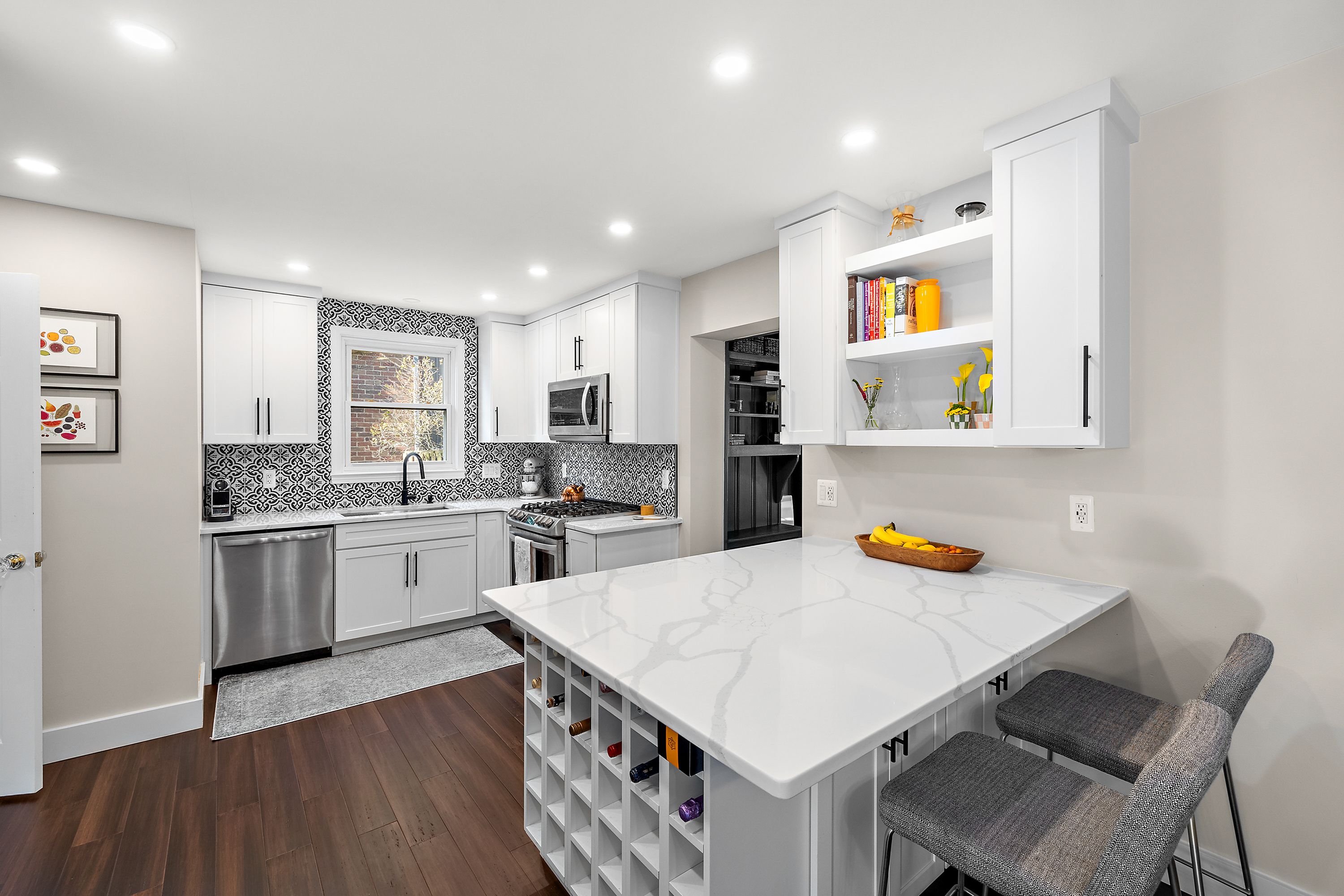 2112 PINECREST Drive