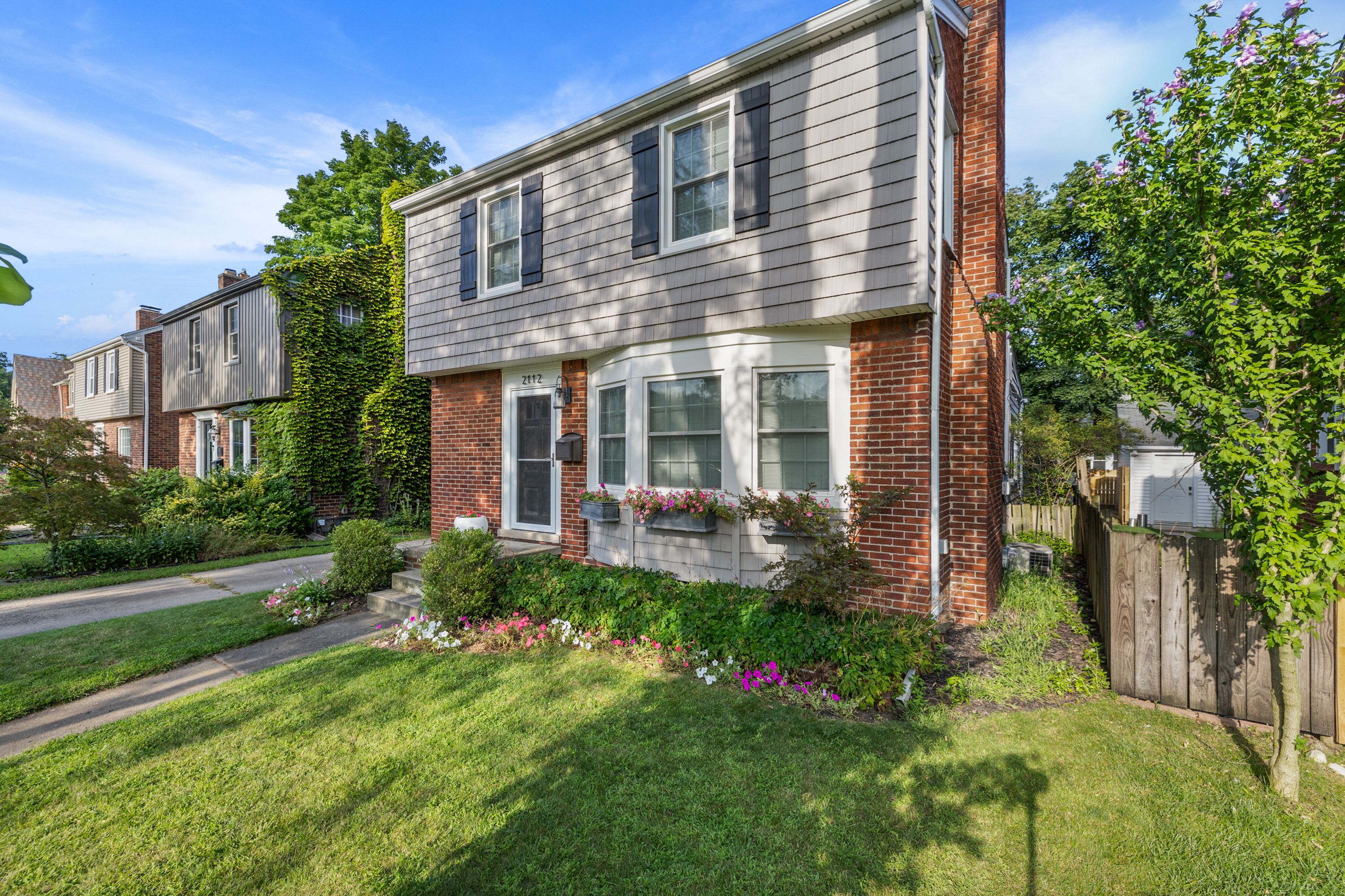2112 PINECREST Drive