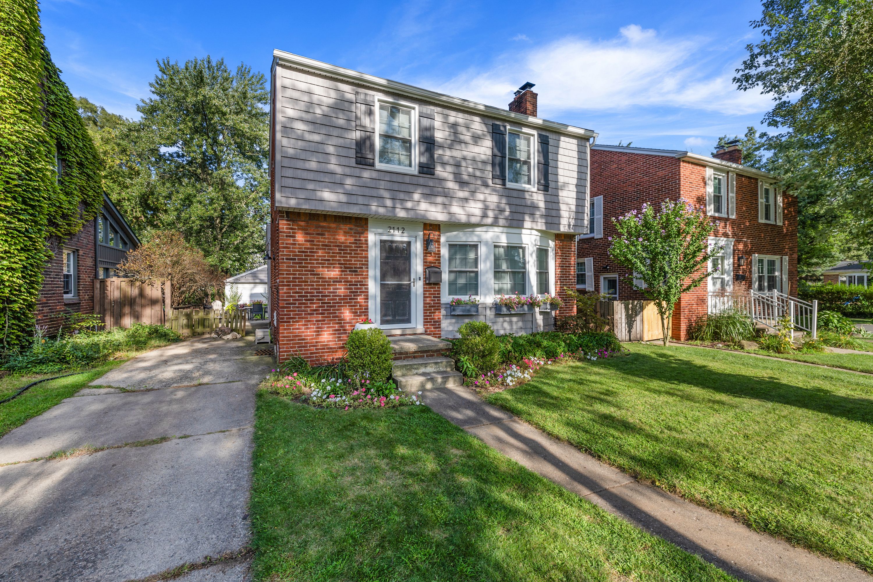 2112 PINECREST Drive