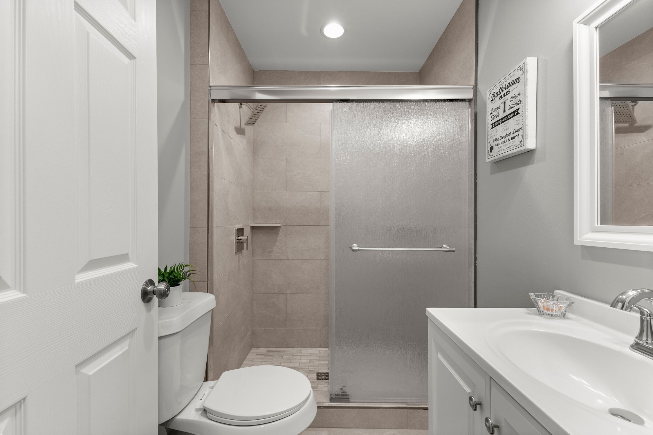 8275 CHAMBERLAIN Street