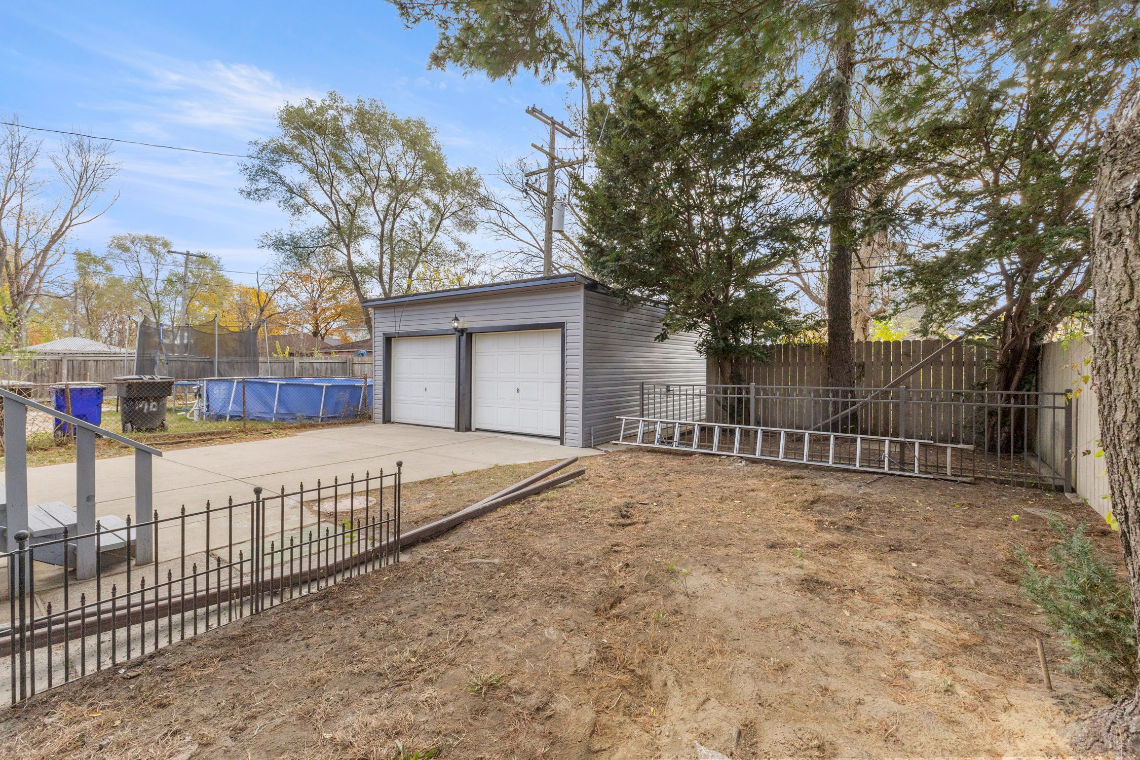 8275 CHAMBERLAIN Street