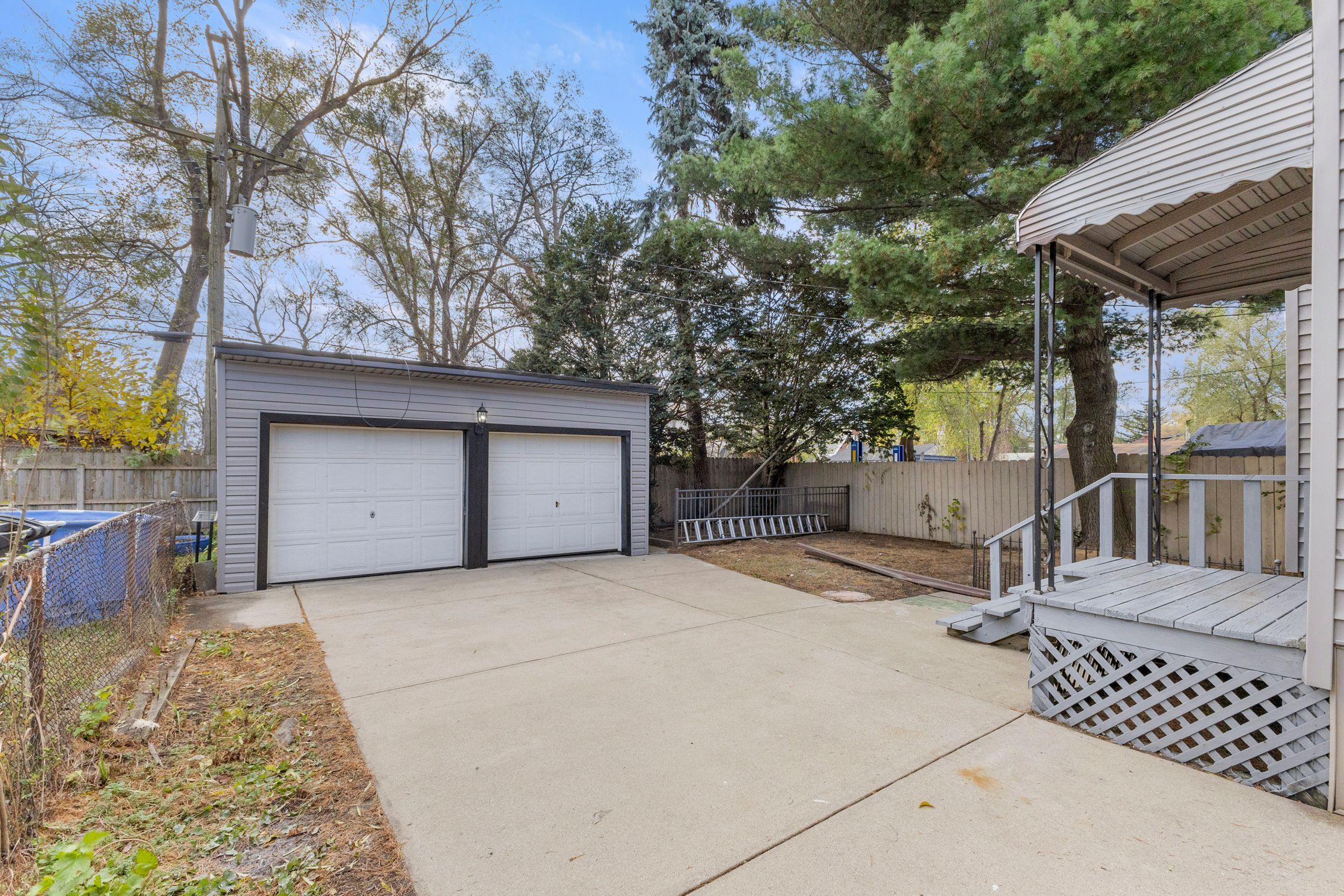 8275 CHAMBERLAIN Street