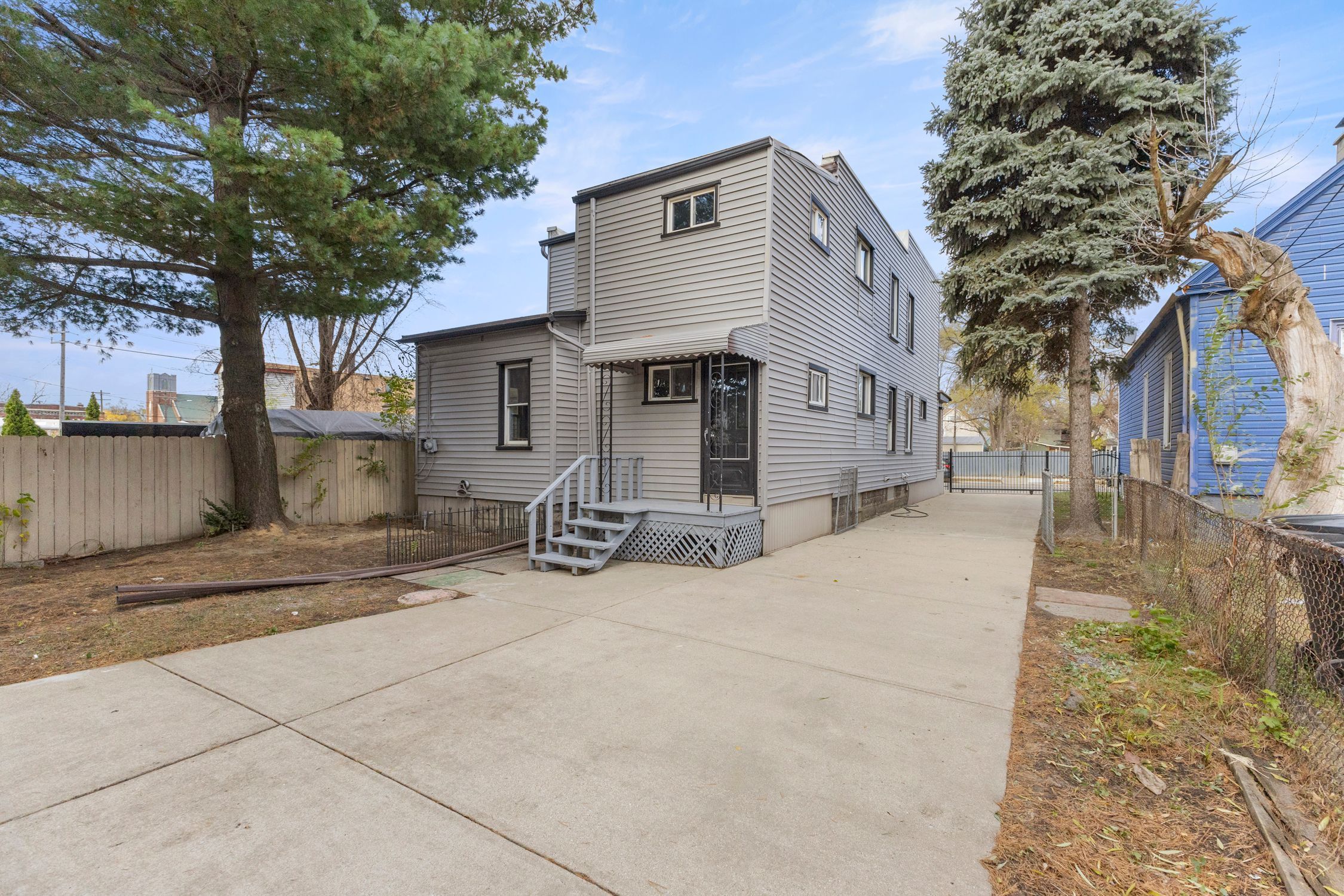 8275 CHAMBERLAIN Street