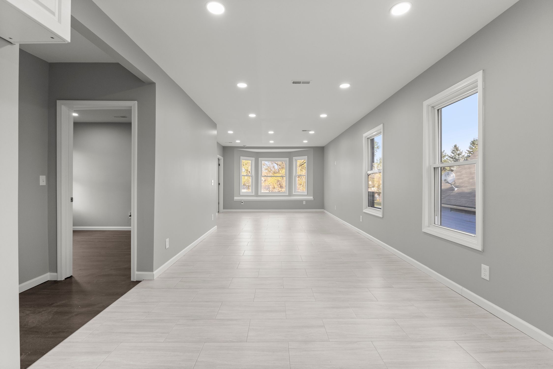 8275 CHAMBERLAIN Street