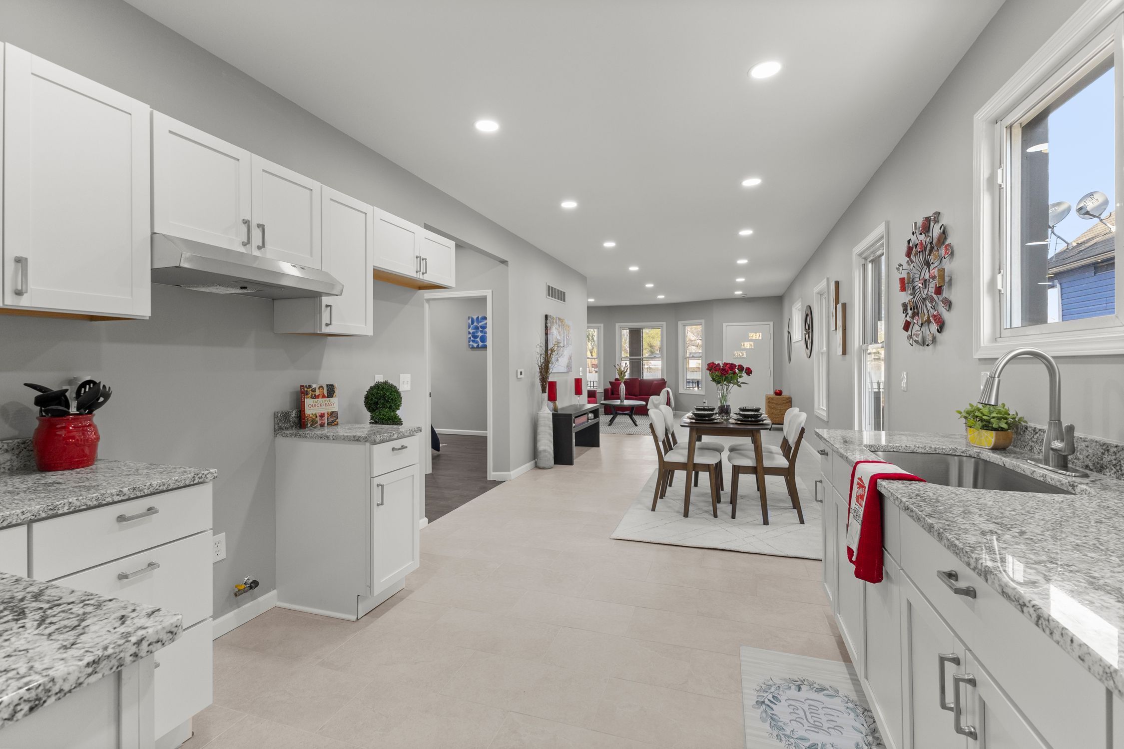 8275 CHAMBERLAIN Street