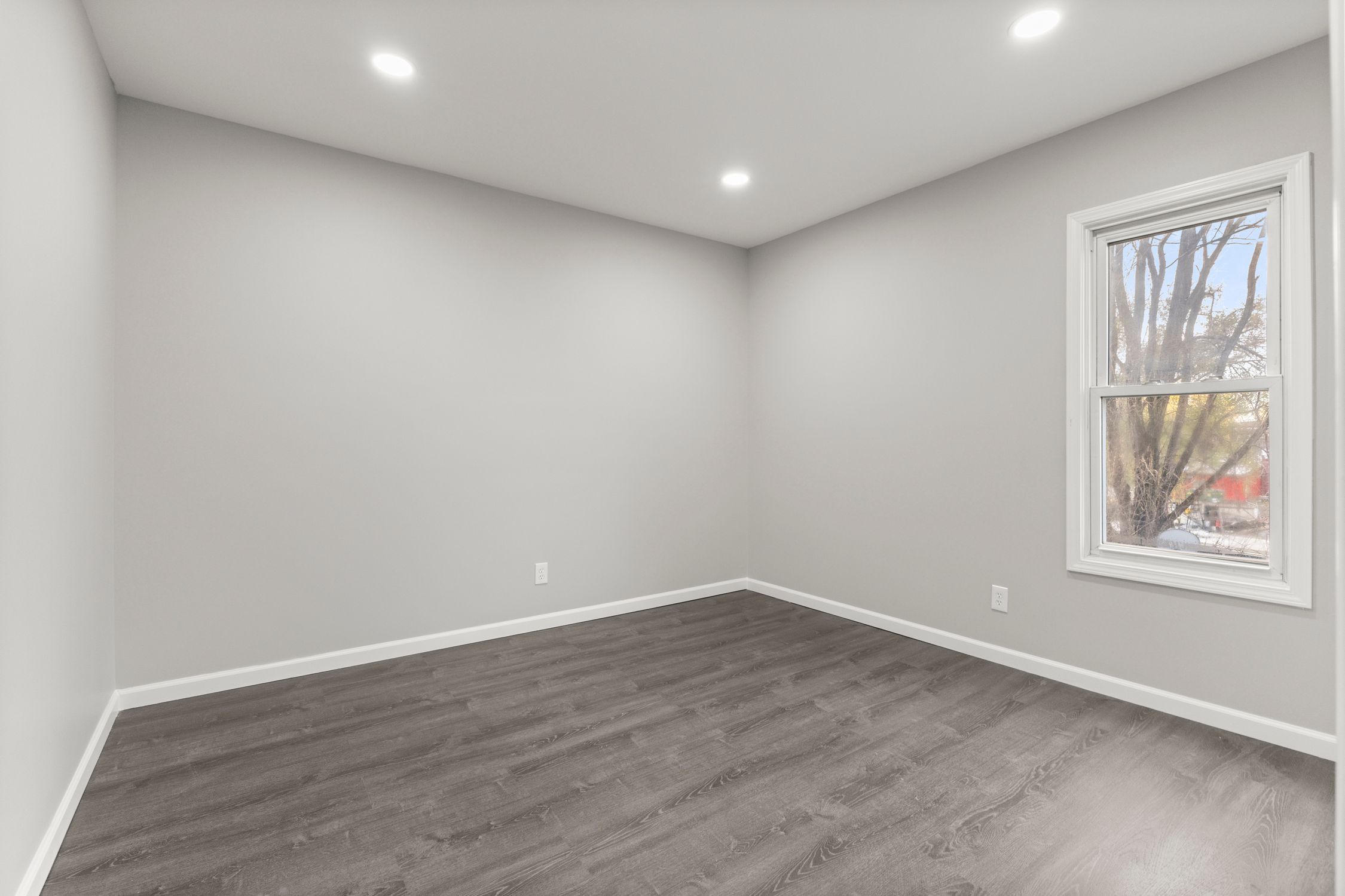 8275 CHAMBERLAIN Street