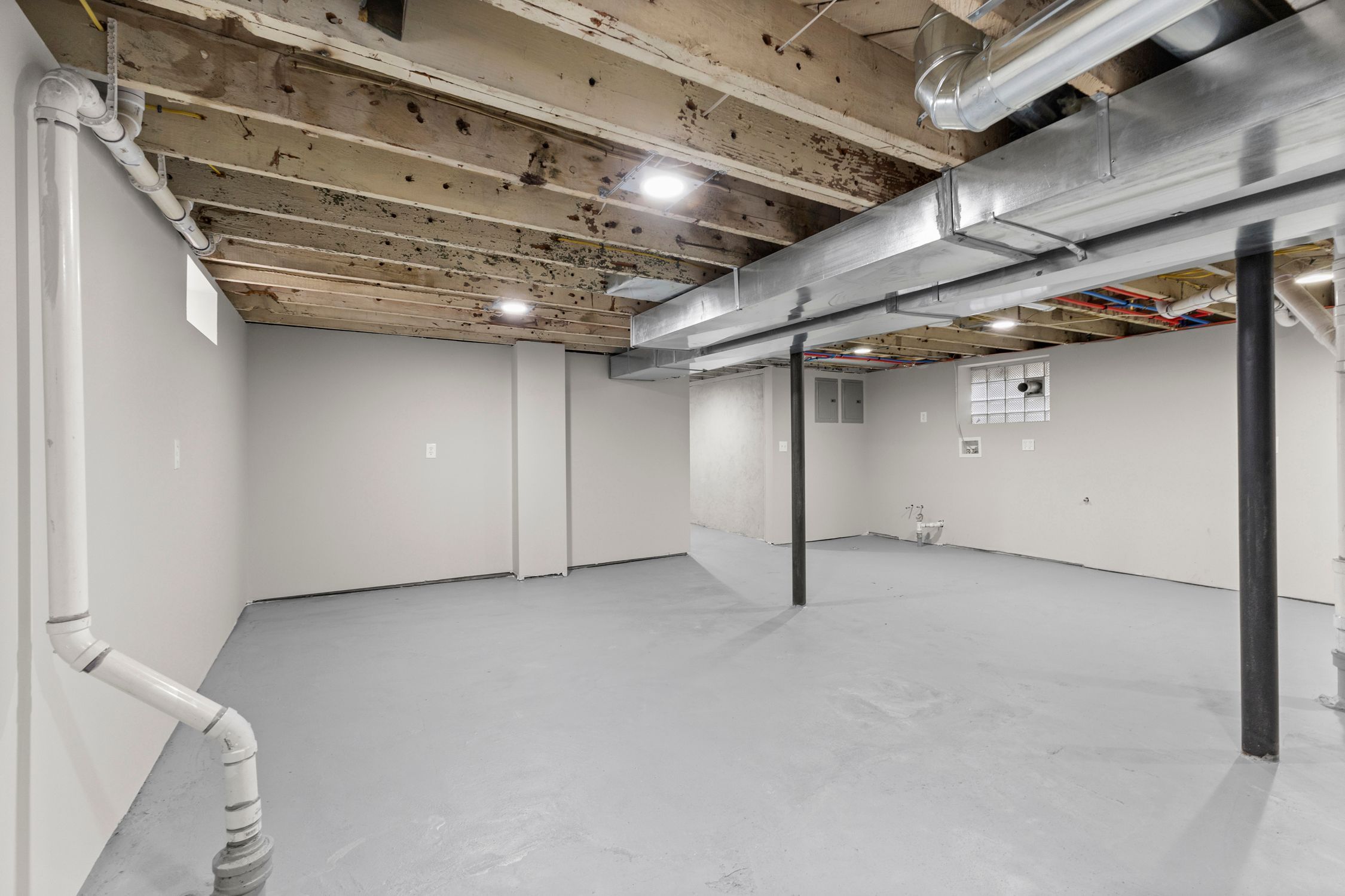 8275 CHAMBERLAIN Street