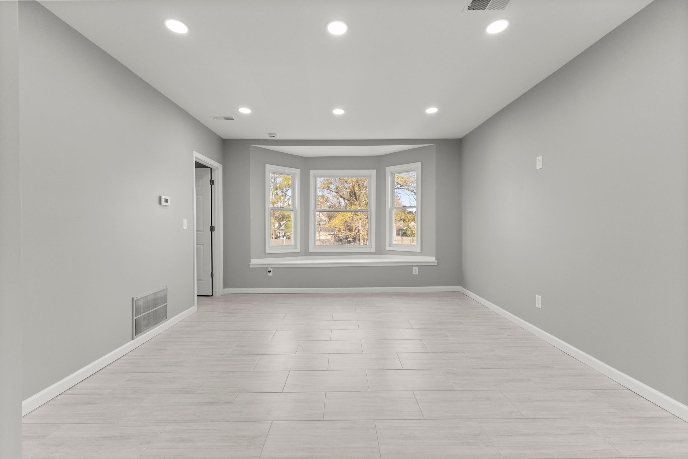 8275 CHAMBERLAIN Street