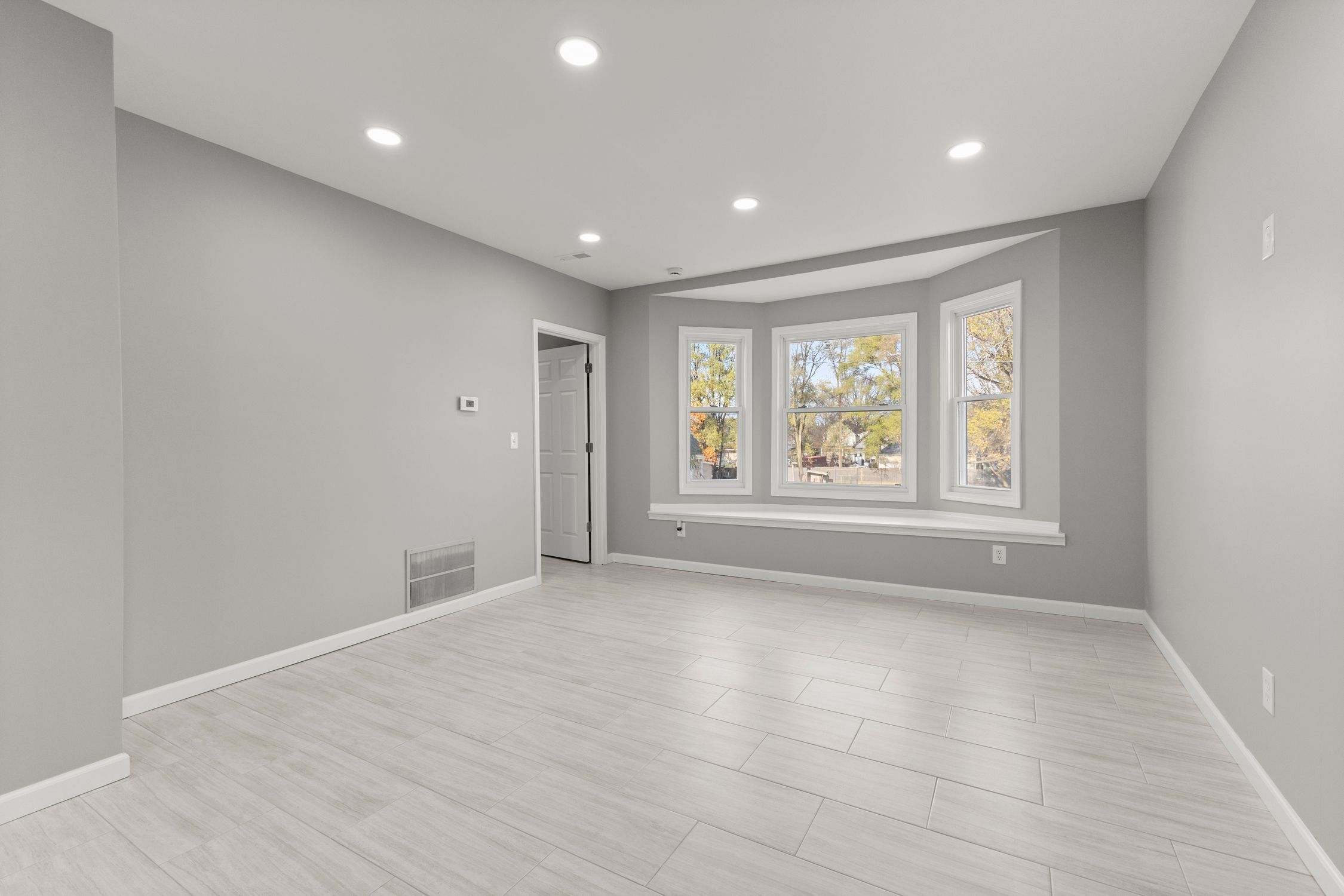 8275 CHAMBERLAIN Street